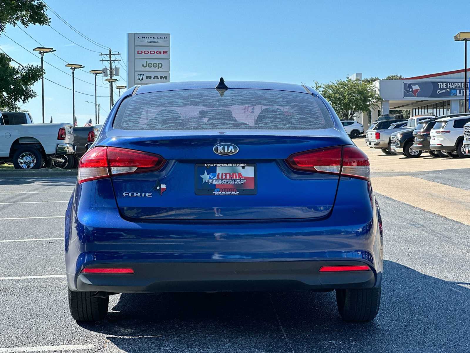 Thumbnail: 2018 Kia Forte - 14