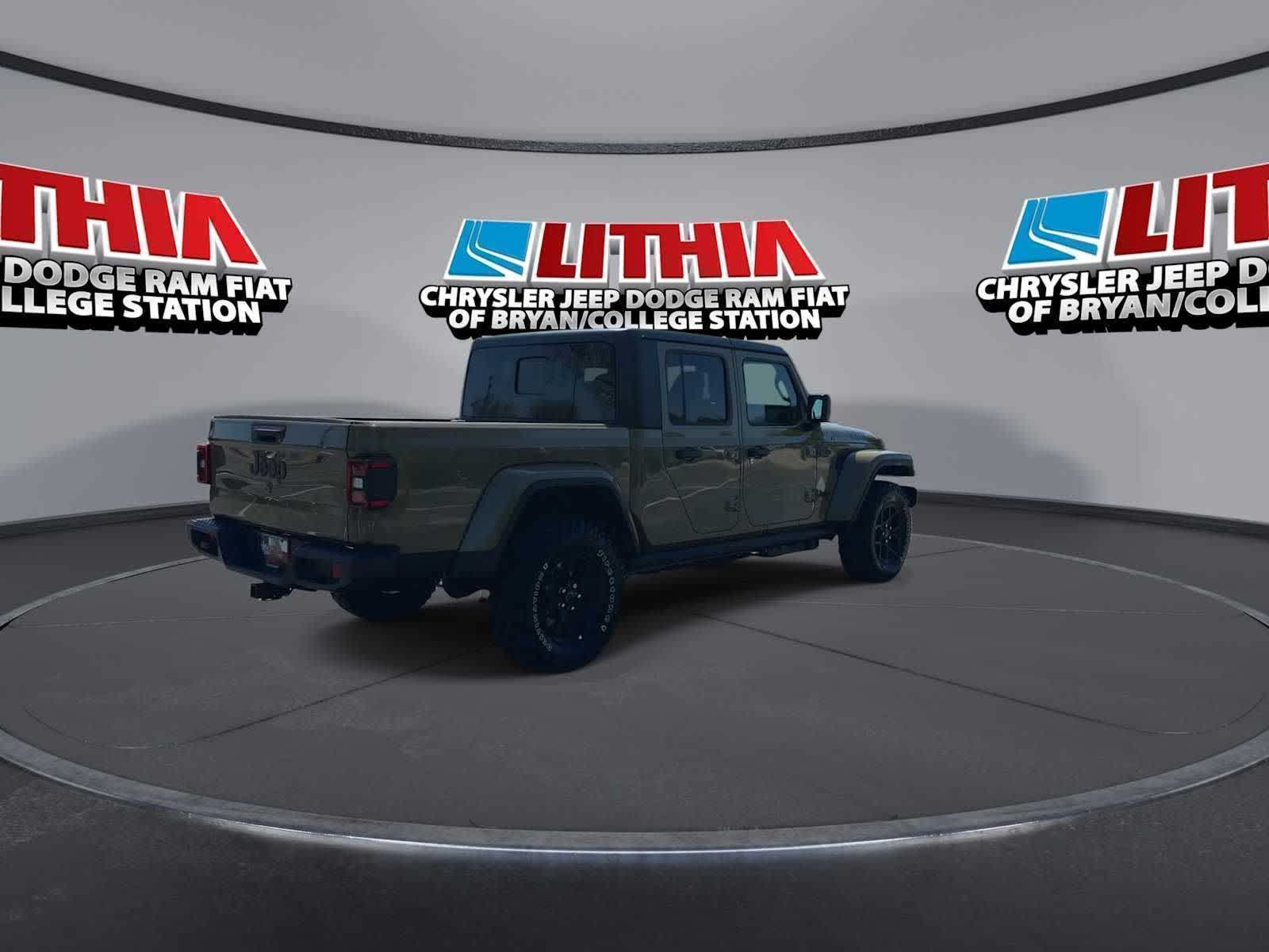 Thumbnail: 2026 Jeep Gladiator - 8