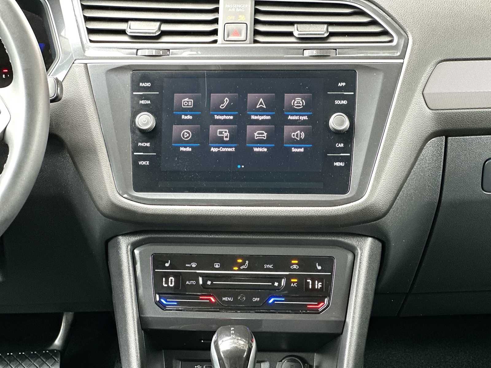 Thumbnail: 2024 Volkswagen Tiguan - 26