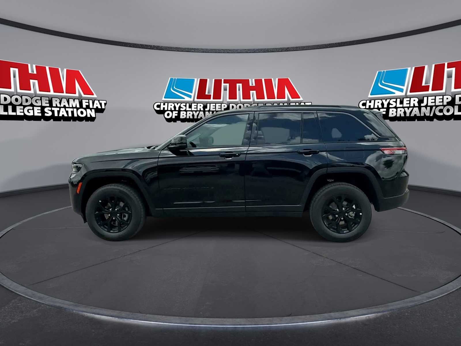 Thumbnail: 2026 Jeep Grand Cherokee - 5