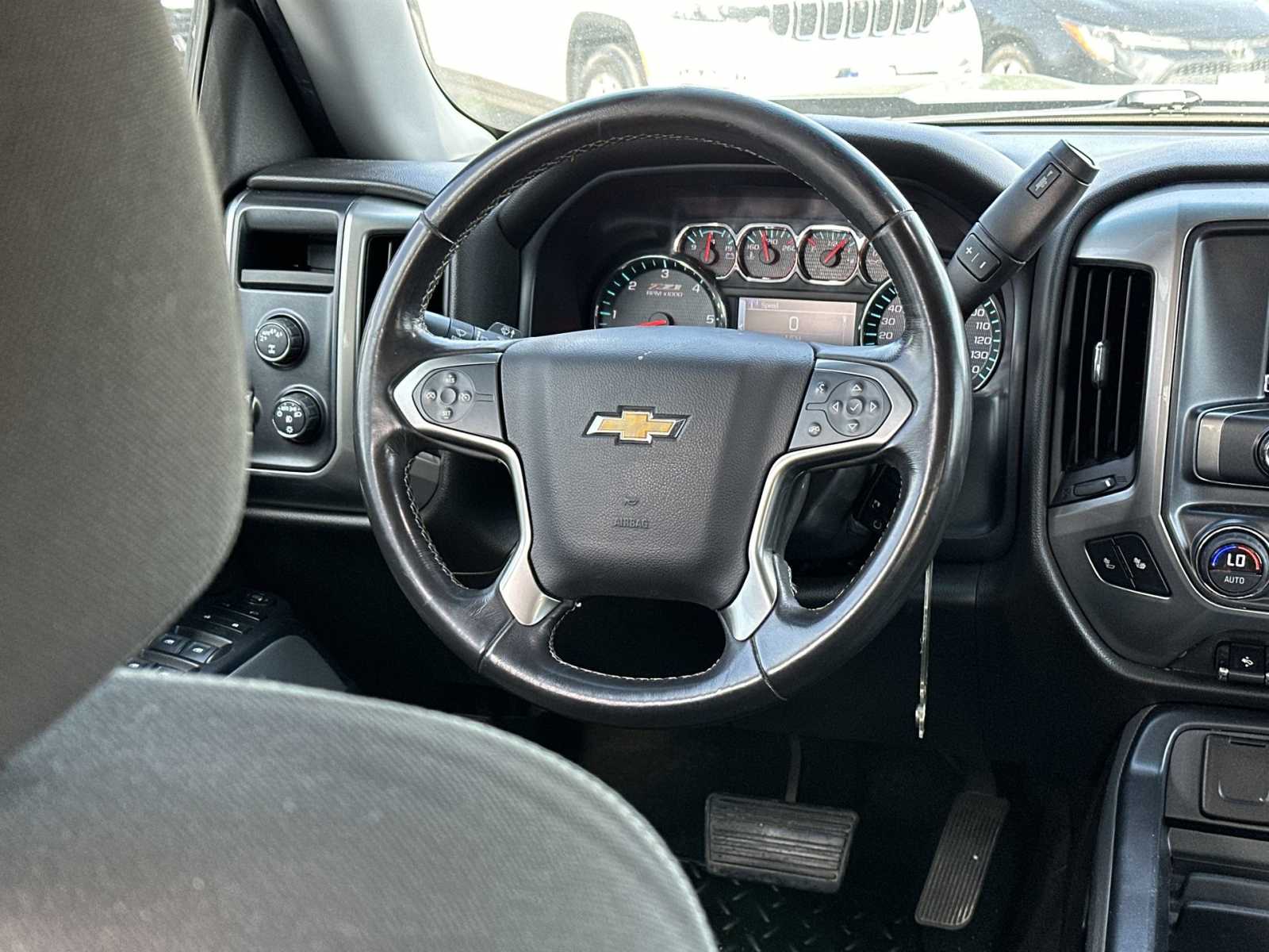Thumbnail: 2018 Chevrolet Silverado 1500 - 26