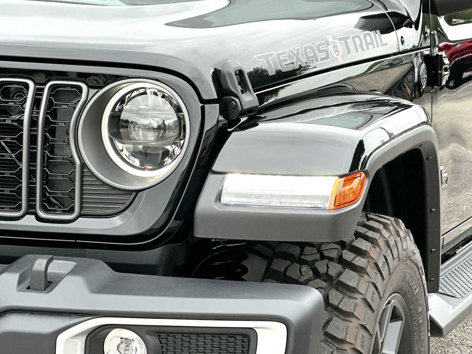 Thumbnail: 2026 Jeep Gladiator - 16