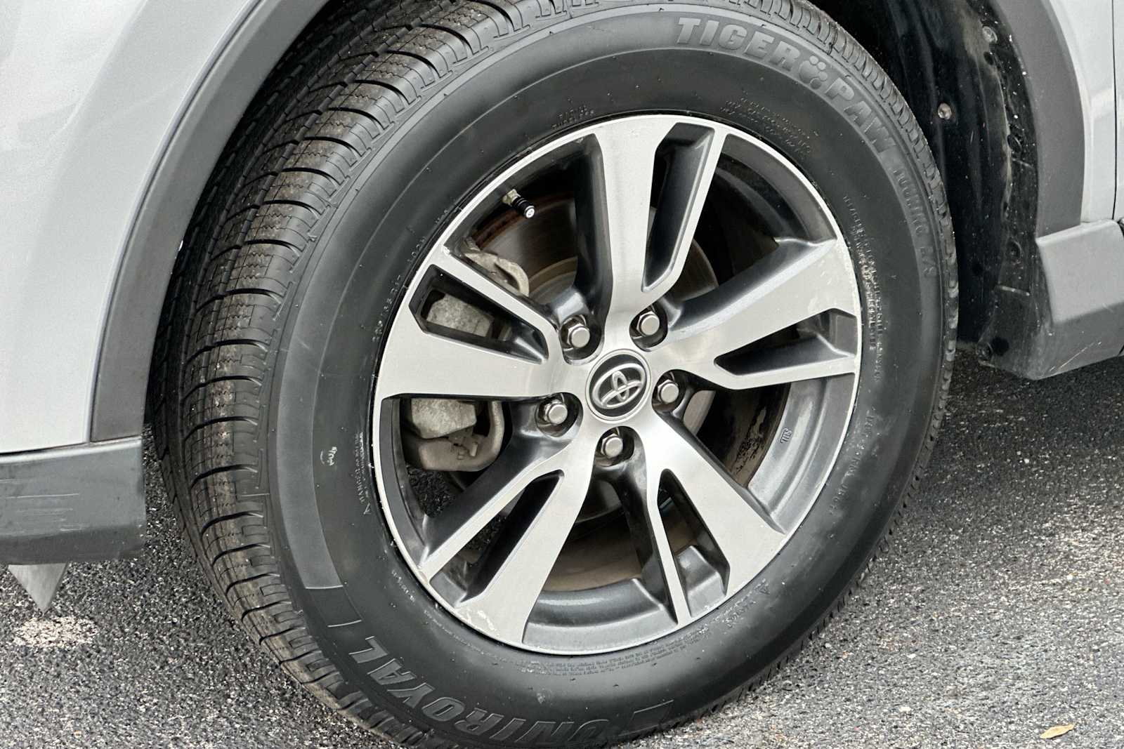 Thumbnail: 2018 Toyota RAV4 - 11