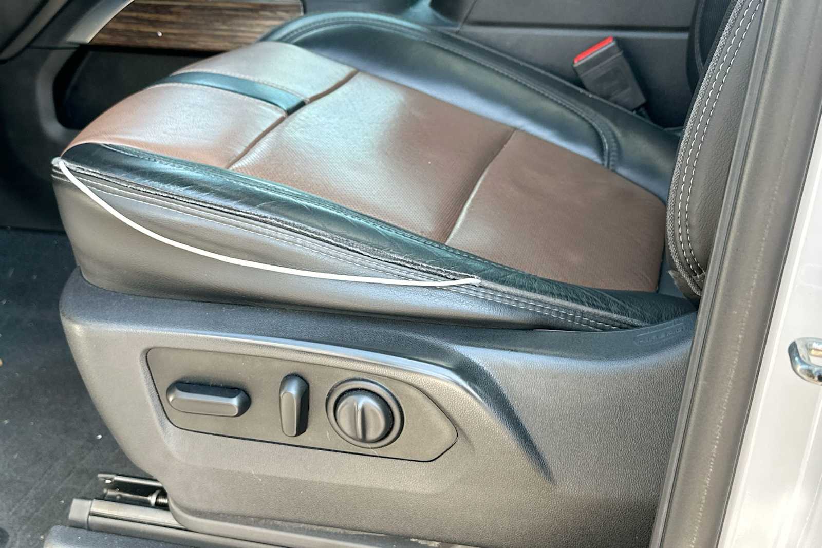 2019 Chevrolet Silverado 1500 High Country 28