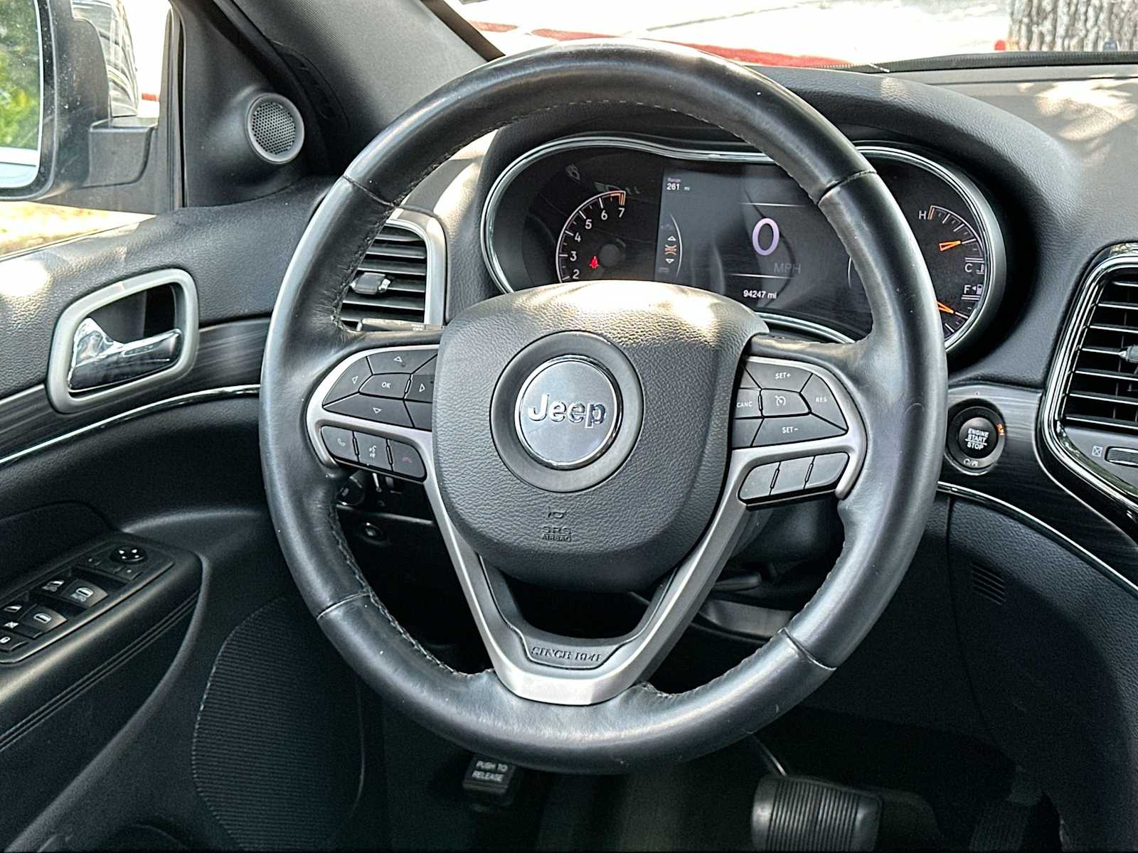Thumbnail: 2019 Jeep Grand Cherokee - 27
