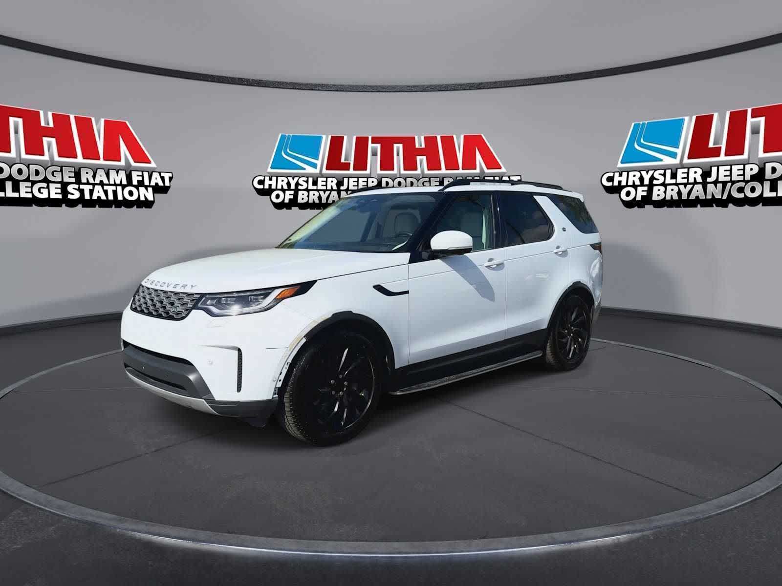 Thumbnail: 2023 Land Rover Discovery - 4