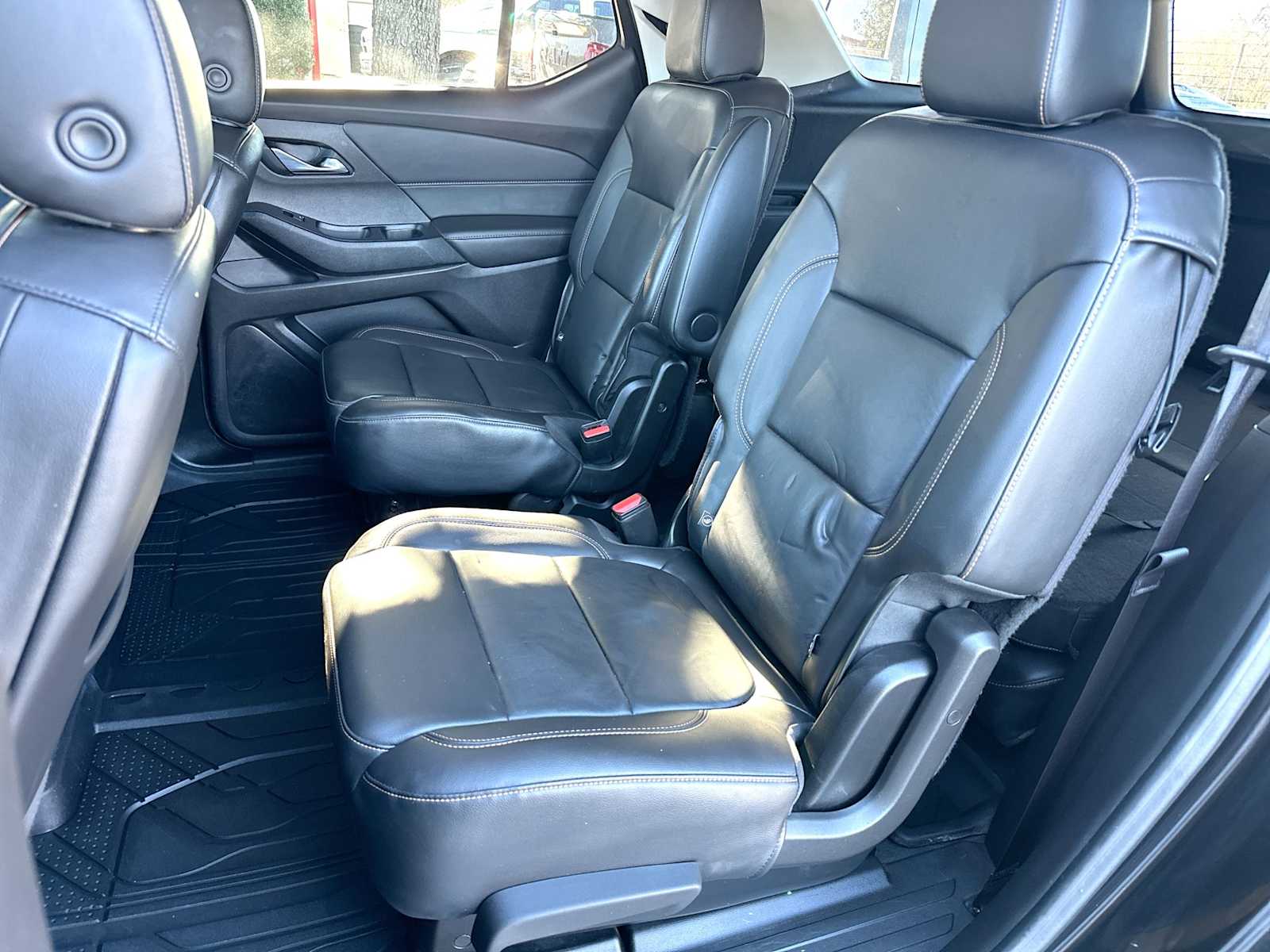 Thumbnail: 2021 Chevrolet Traverse - 23