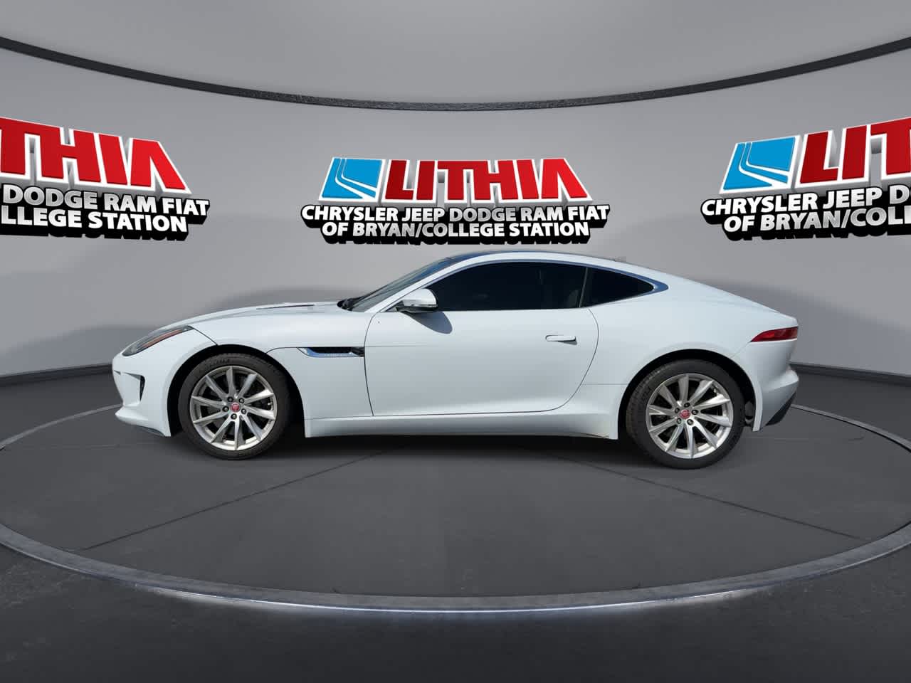 Thumbnail: 2017 Jaguar F-Type - 5