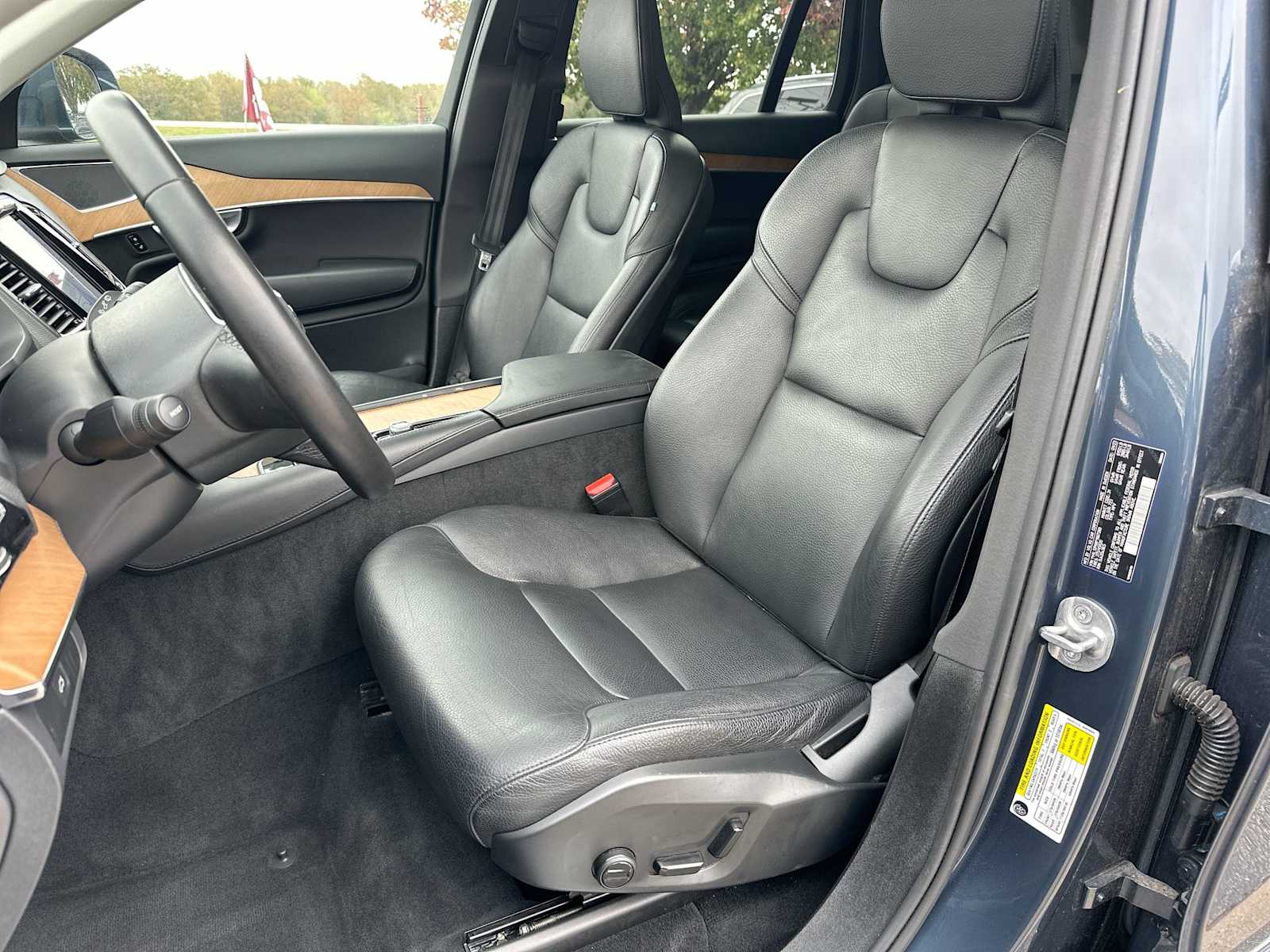 Thumbnail: 2023 Volvo XC90 - 17