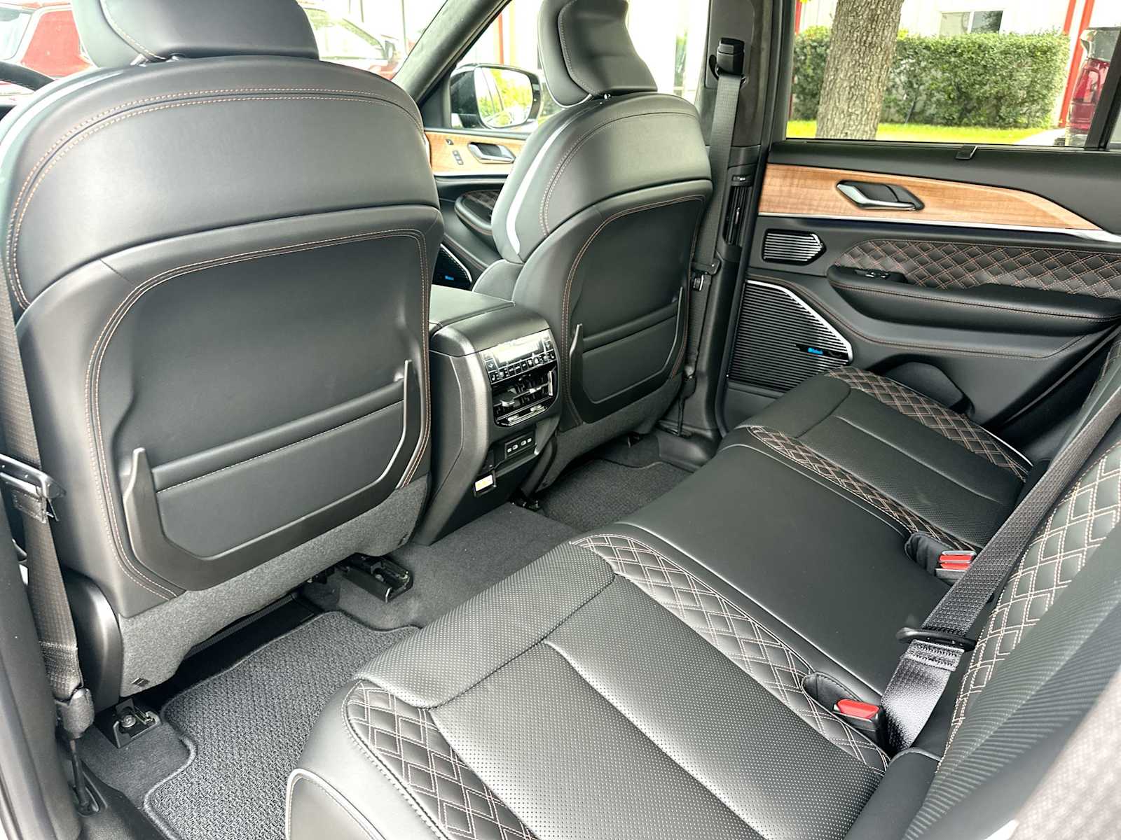 Thumbnail: 2026 Jeep Grand Cherokee - 24