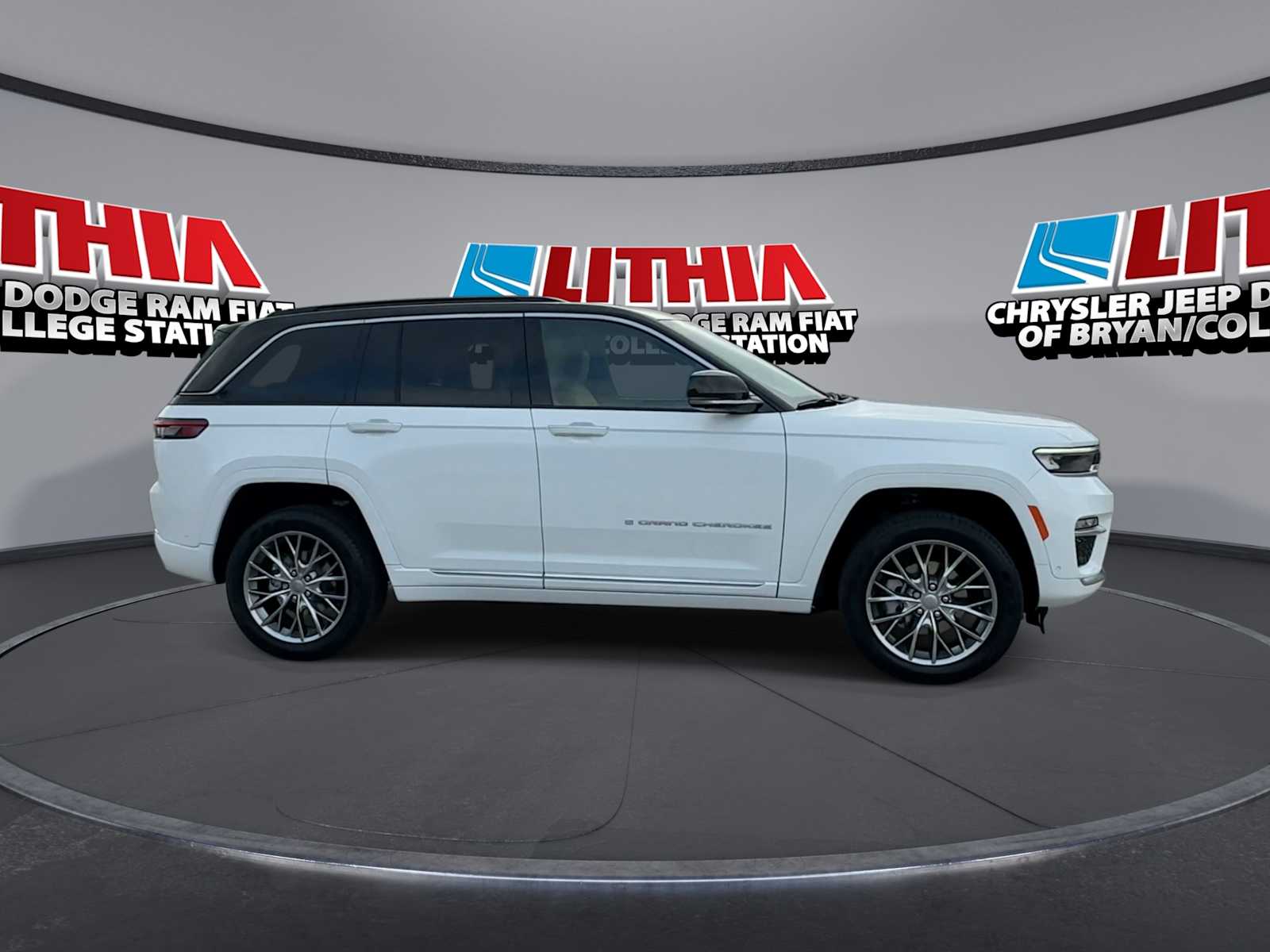 Thumbnail: 2025 Jeep Grand Cherokee - 9