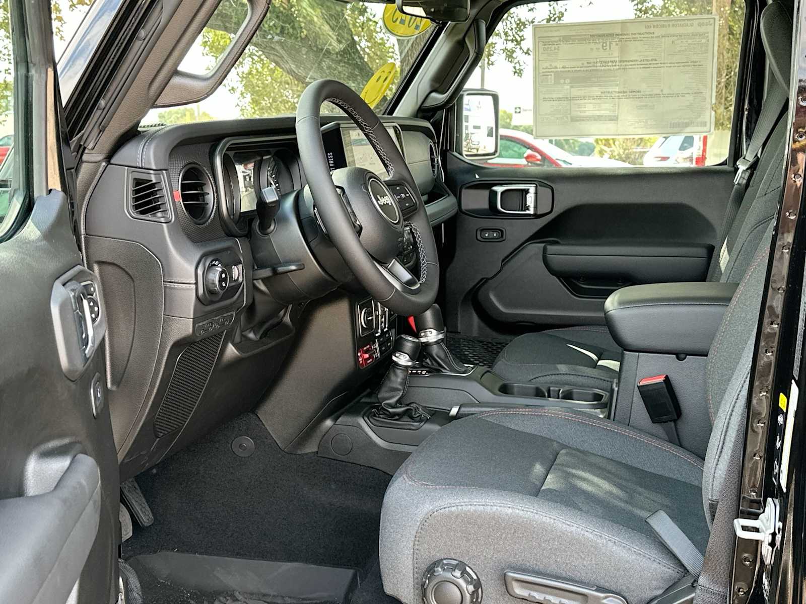 Thumbnail: 2025 Jeep Gladiator - 18