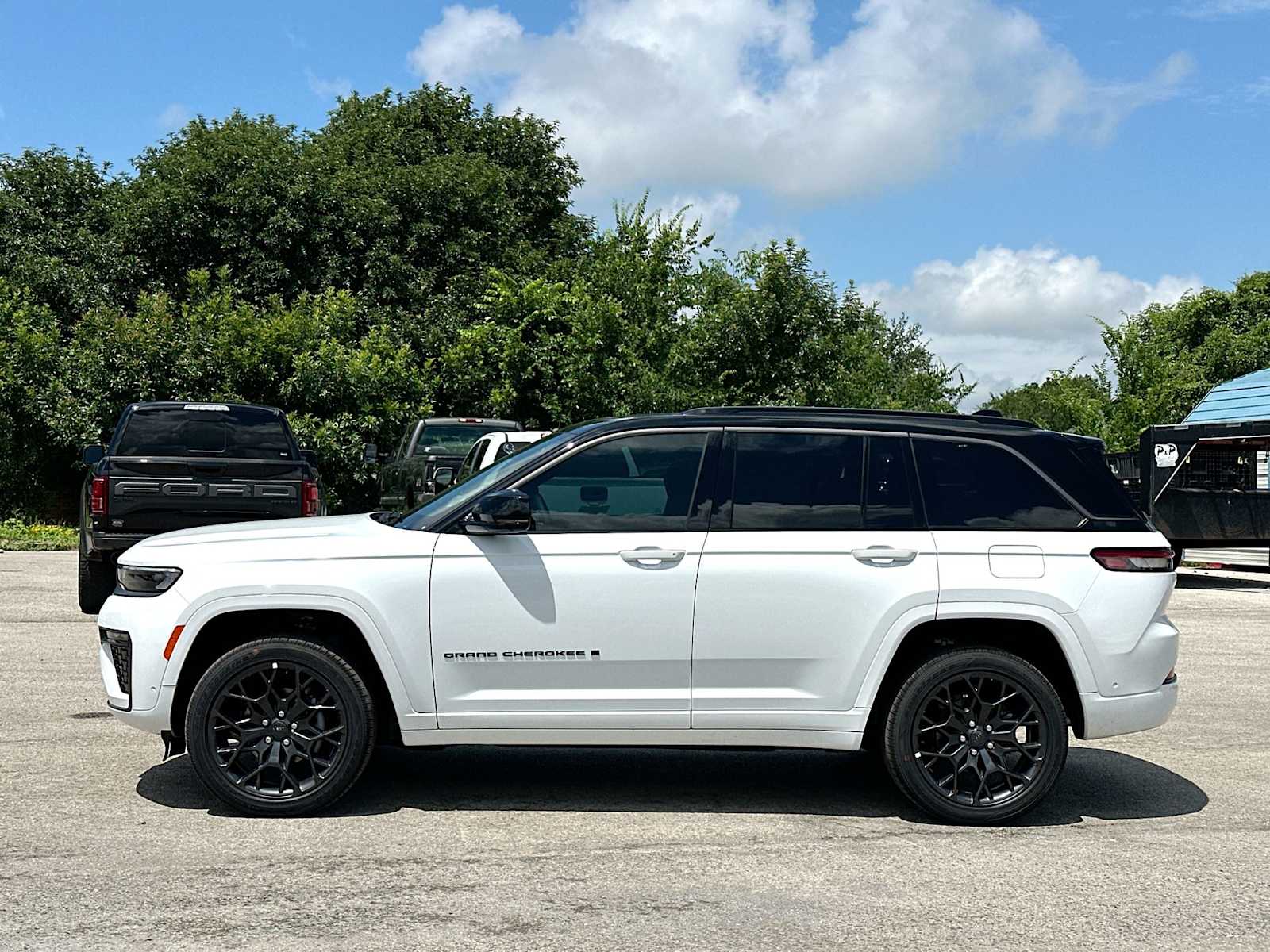 Thumbnail: 2026 Jeep Grand Cherokee - 12