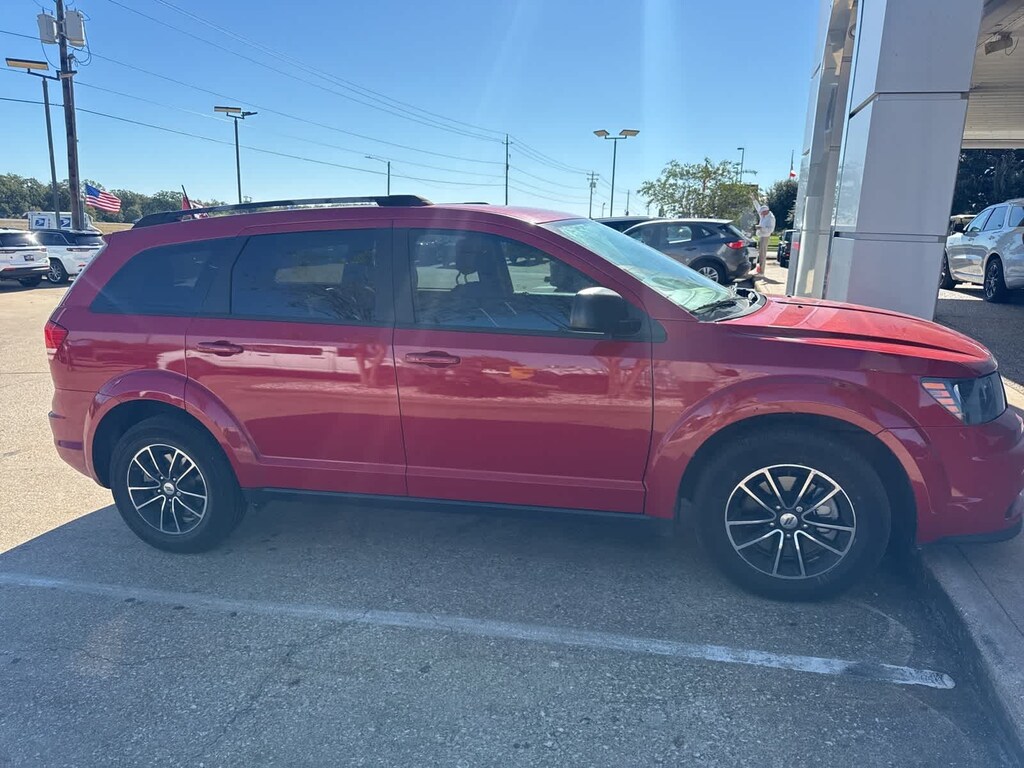Used 2018 Dodge Journey SE SUV
