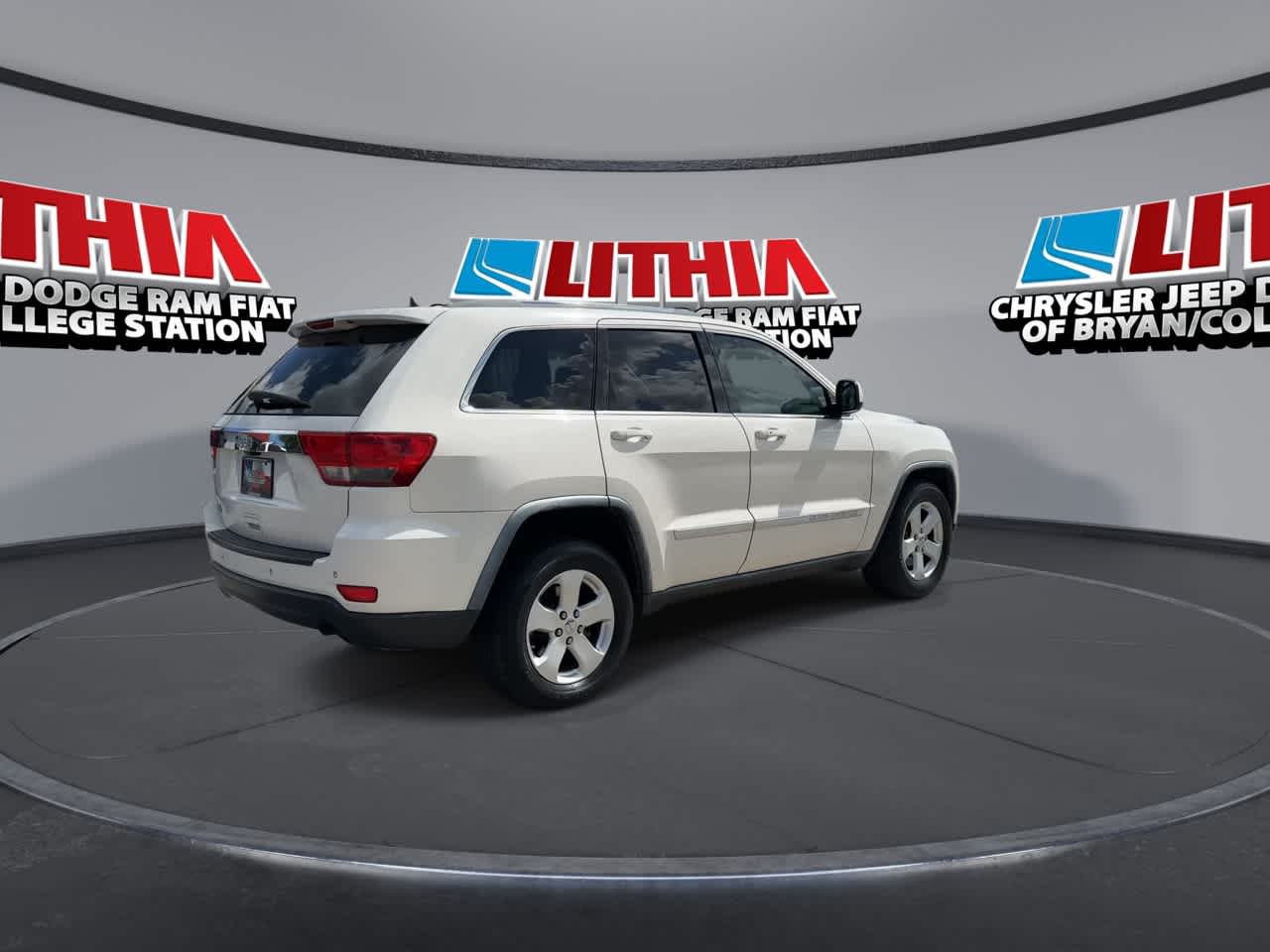Thumbnail: 2012 Jeep Grand Cherokee - 8