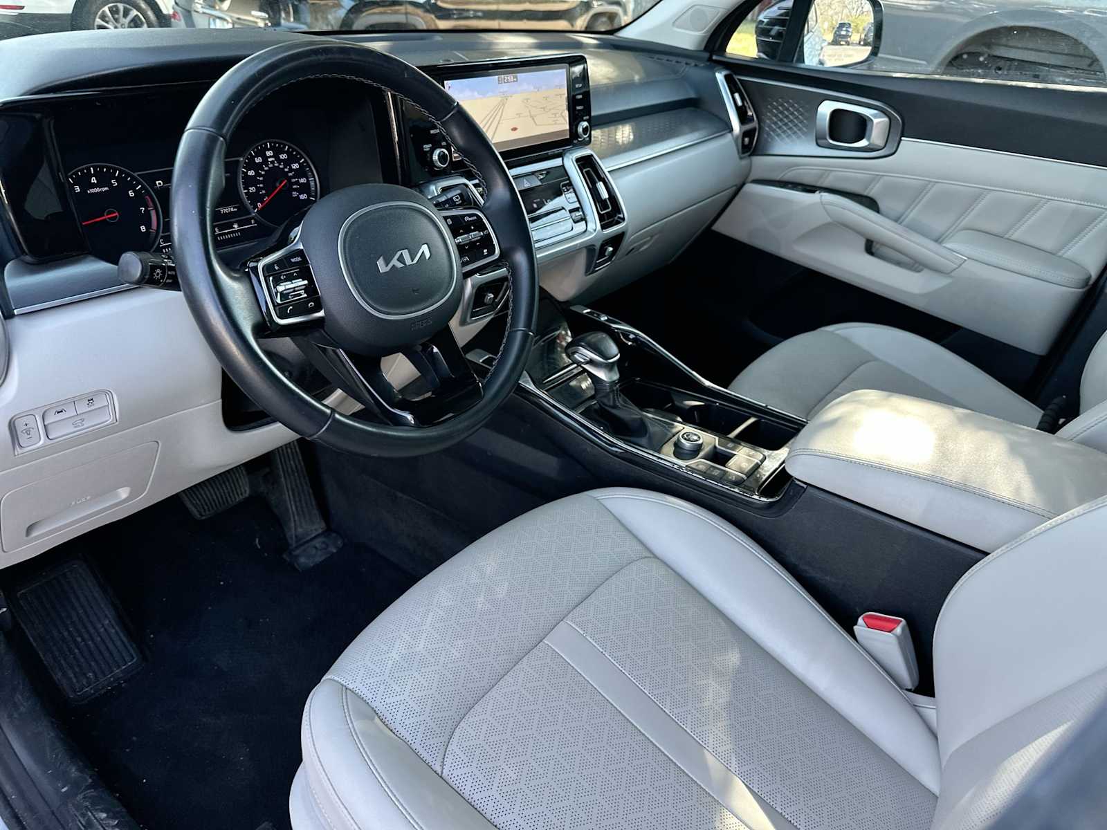 Thumbnail: 2022 Kia Sorento - 18