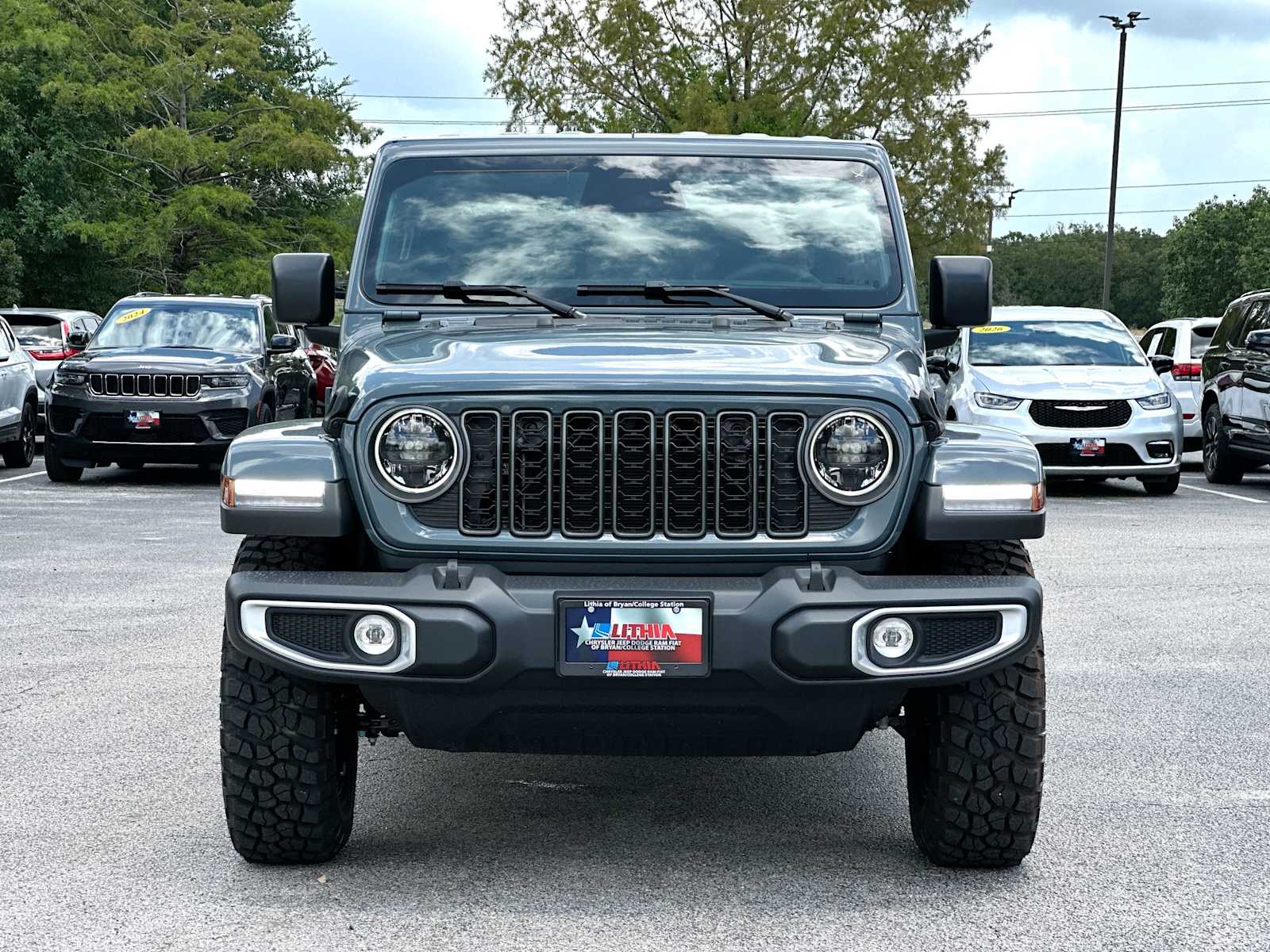 Thumbnail: 2026 Jeep Gladiator - 10