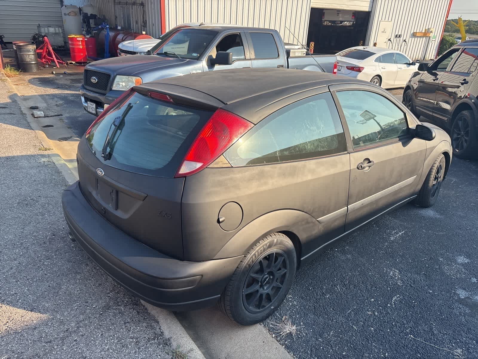 Thumbnail: 2003 Ford Focus - 2