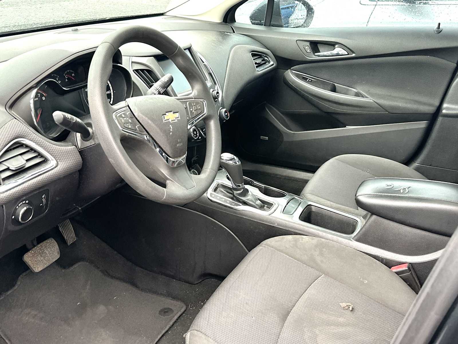 Thumbnail: 2017 Chevrolet Cruze - 5