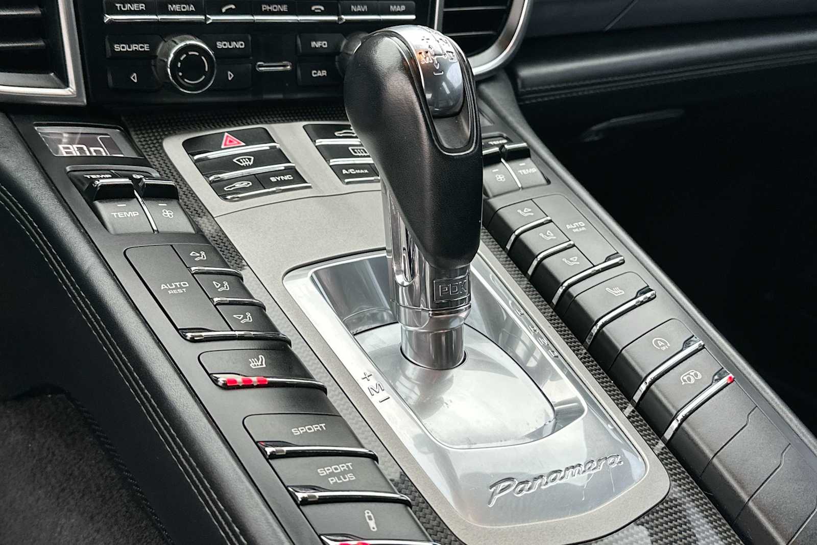 Thumbnail: 2015 Porsche Panamera - 21