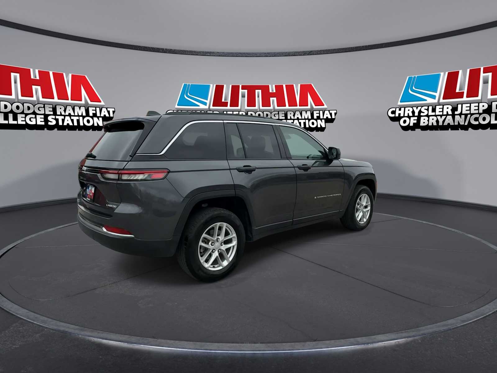 Thumbnail: 2024 Jeep Grand Cherokee - 8
