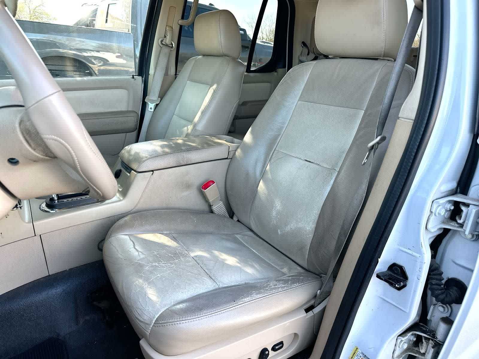 Thumbnail: 2007 Ford Explorer Sport Trac - 17