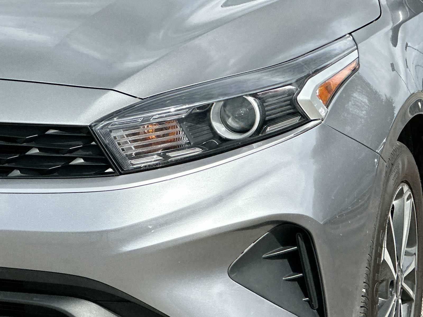 Thumbnail: 2024 Kia Forte - 16