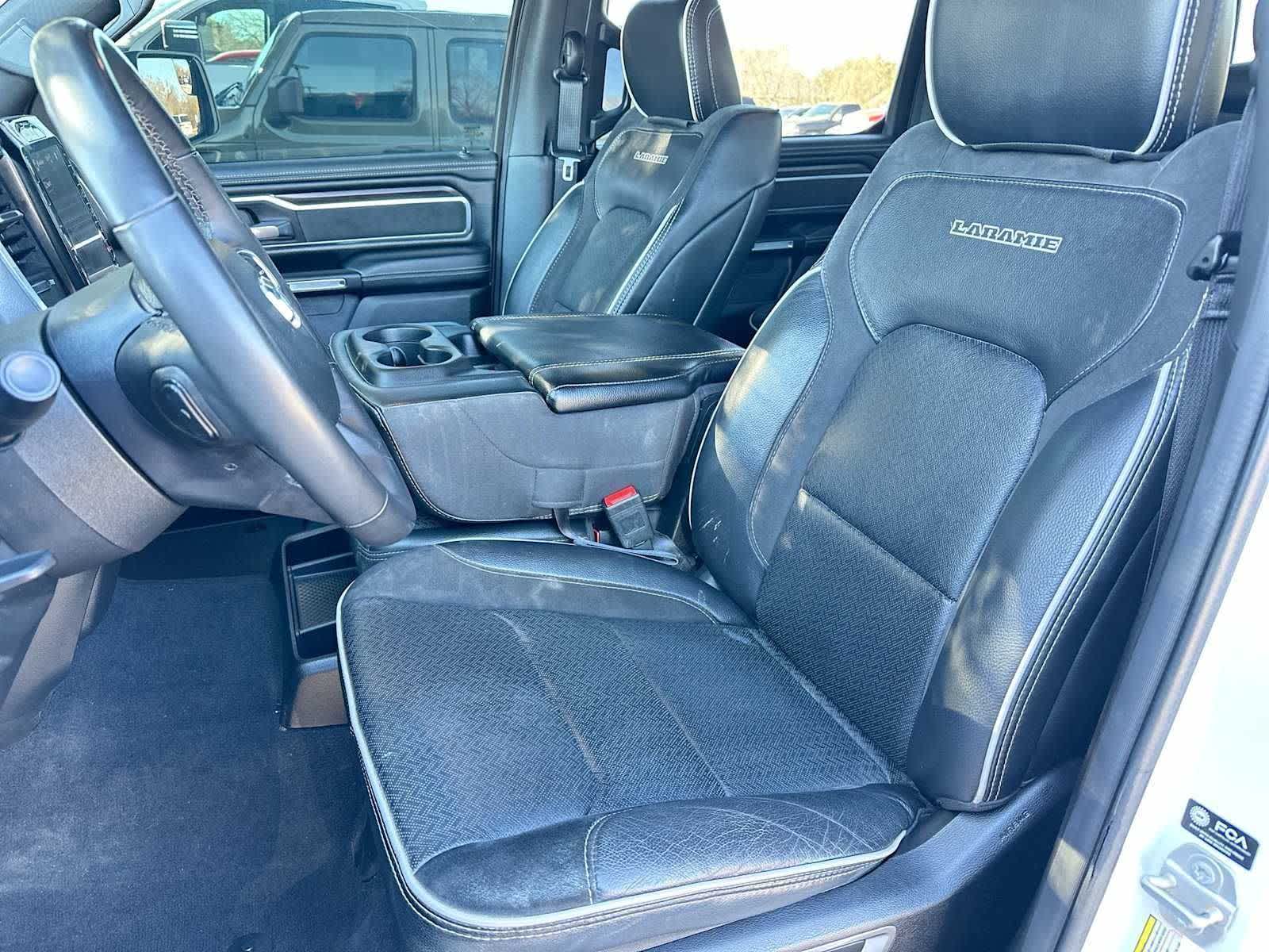 Thumbnail: 2025 RAM 1500 - 17