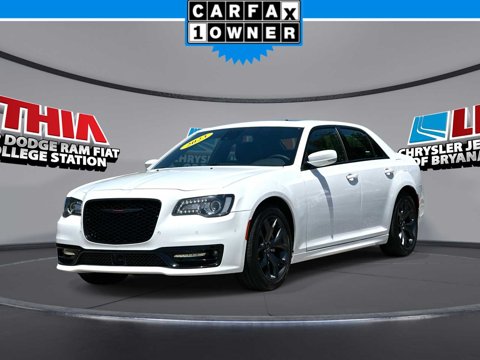 2023 Chrysler 300 S's photo