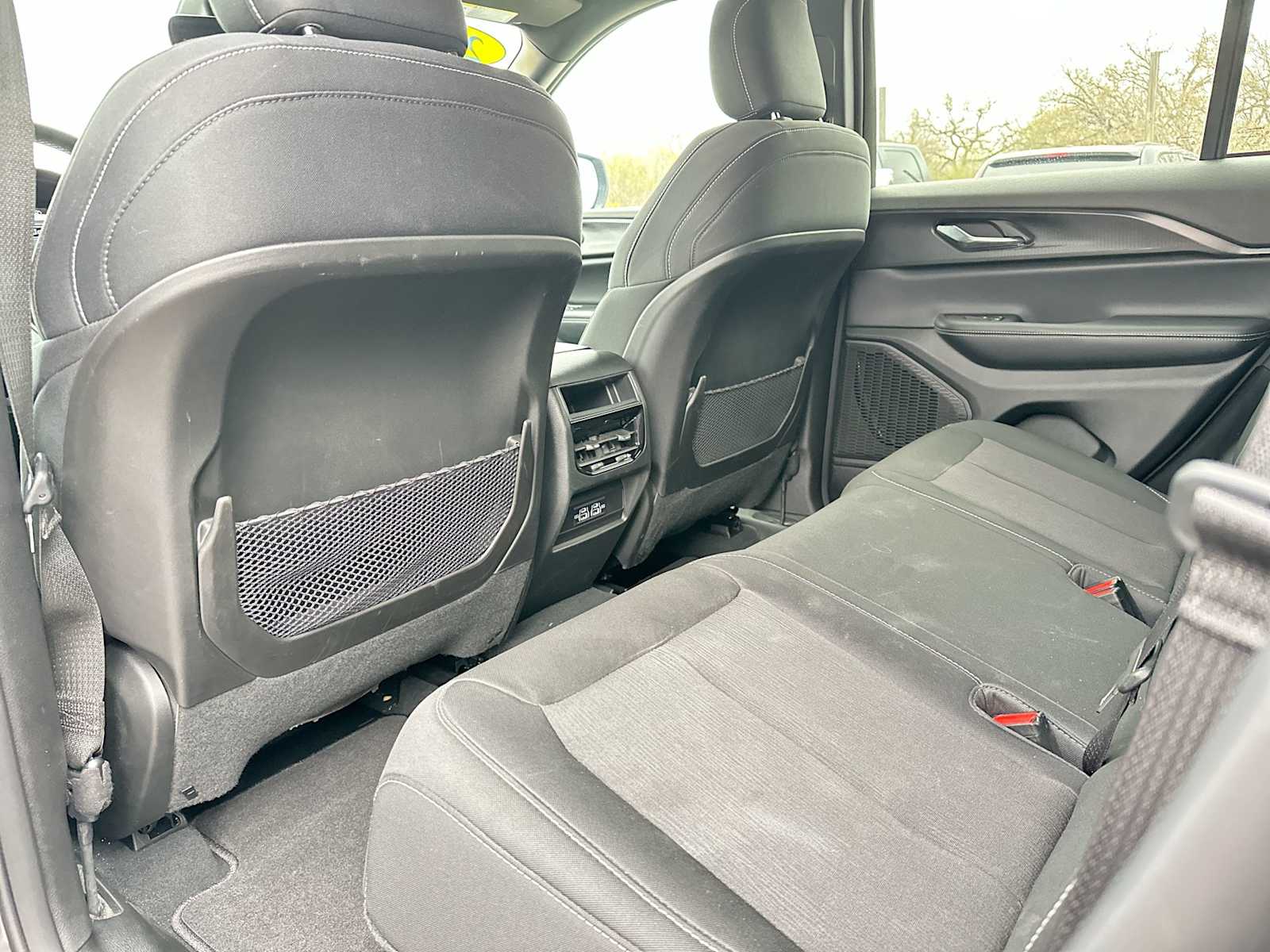 Thumbnail: 2024 Jeep Grand Cherokee - 24