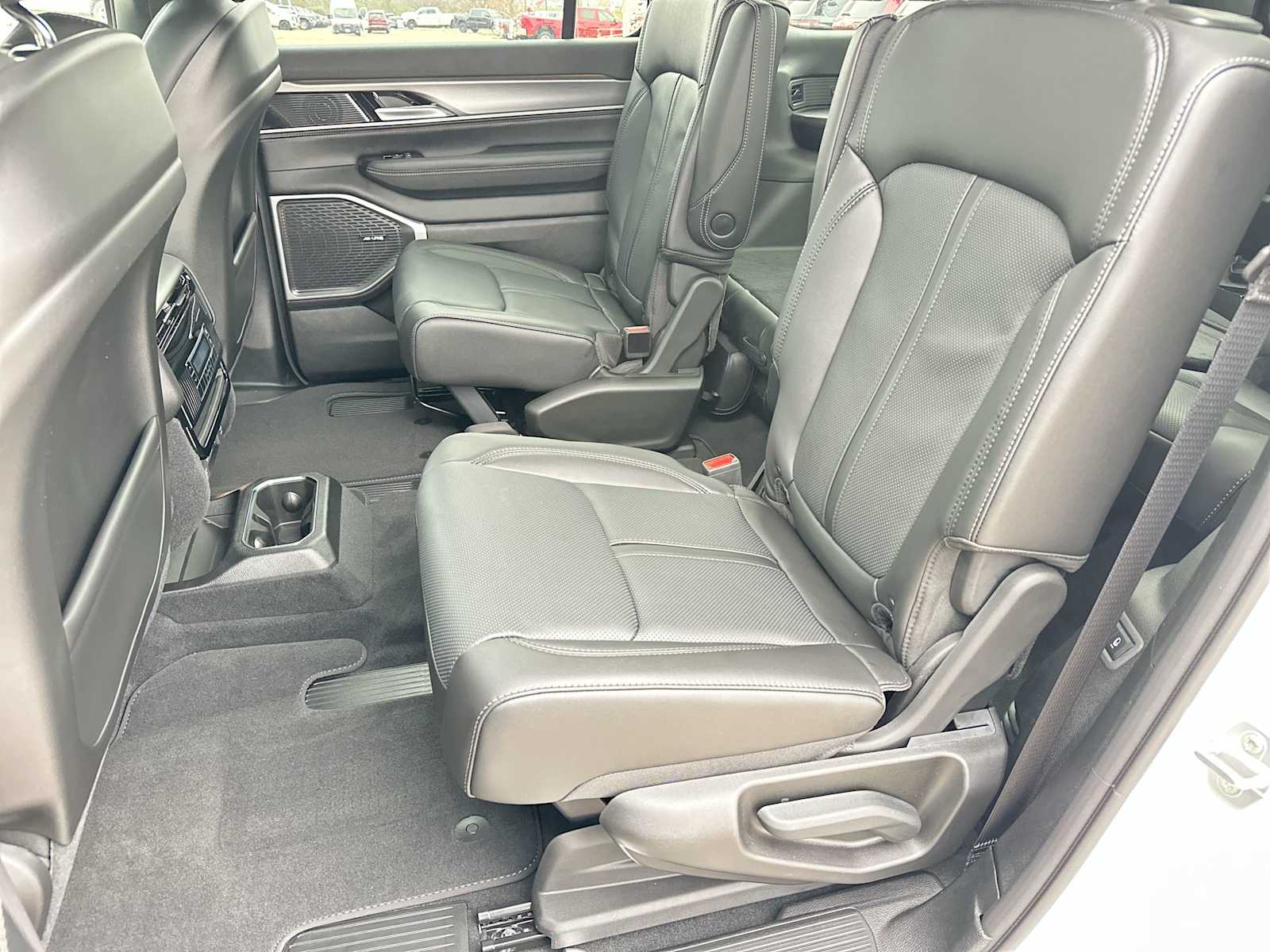 Thumbnail: 2026 Jeep Grand Wagoneer - 23