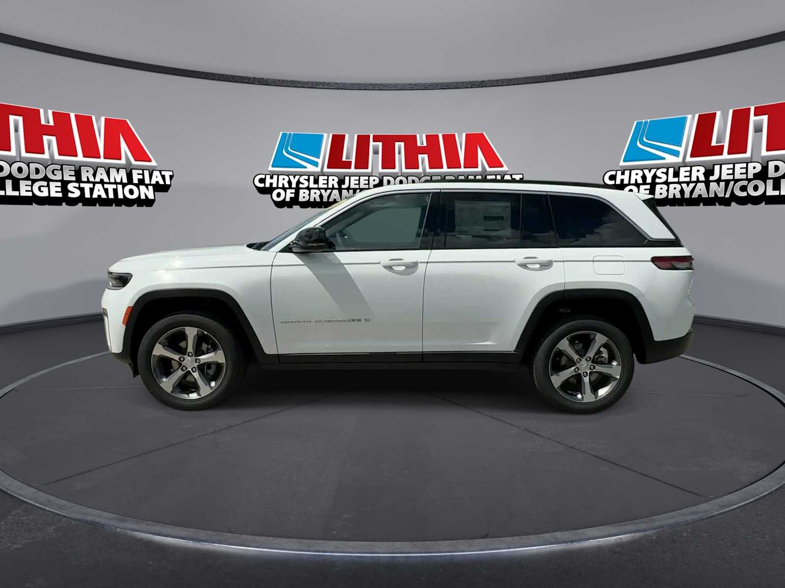 Thumbnail: 2026 Jeep Grand Cherokee - 5