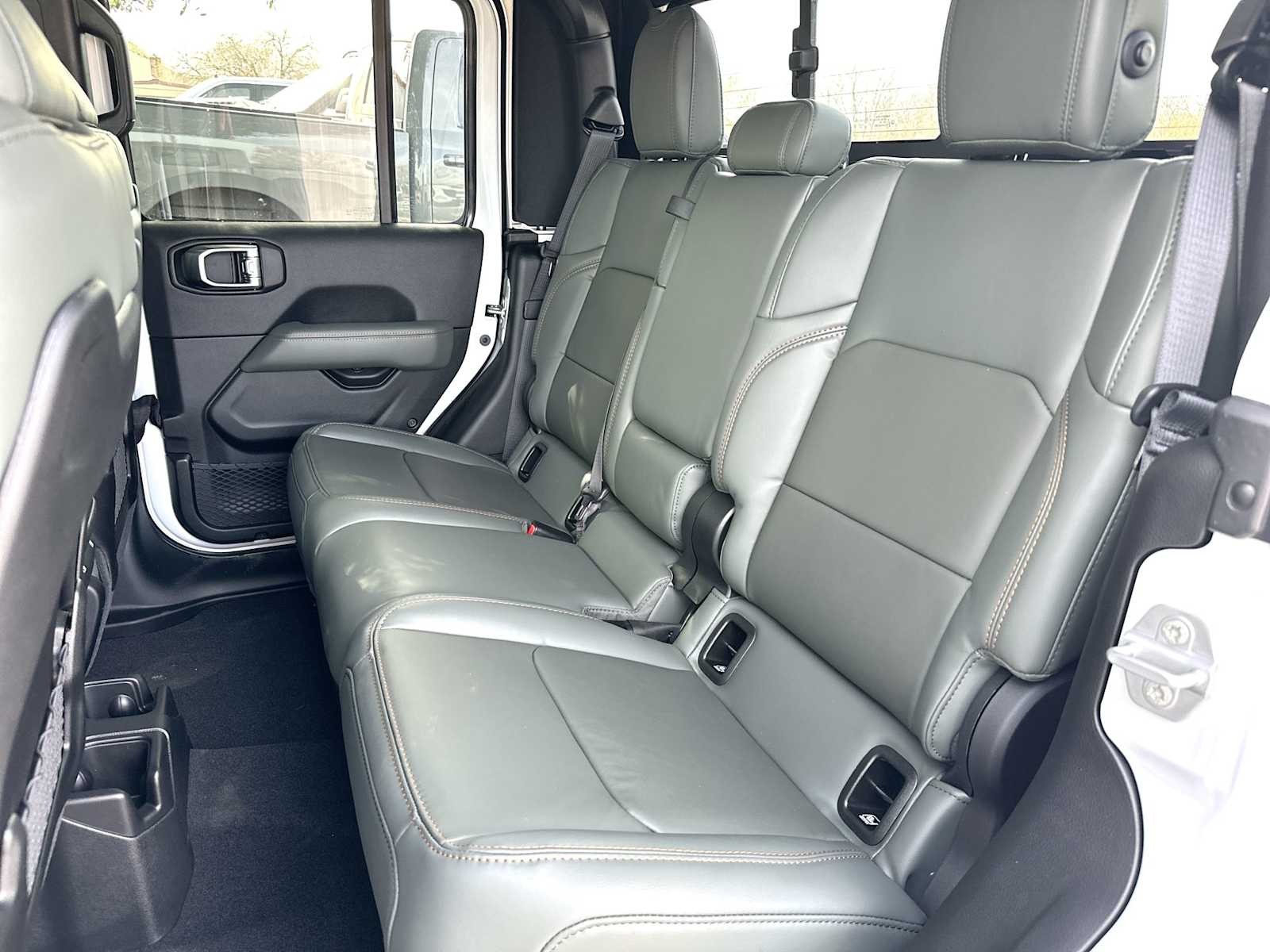 Thumbnail: 2026 Jeep Gladiator - 23