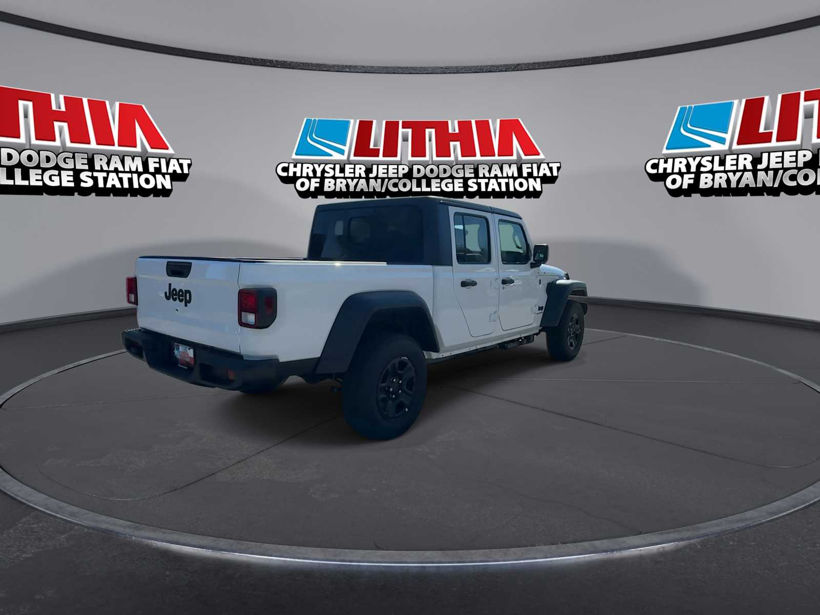 Thumbnail: 2026 Jeep Gladiator - 8