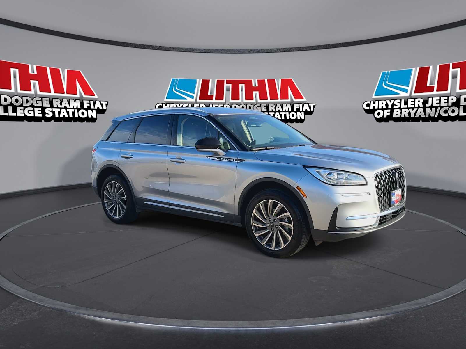 Thumbnail: 2023 Lincoln Corsair - 2