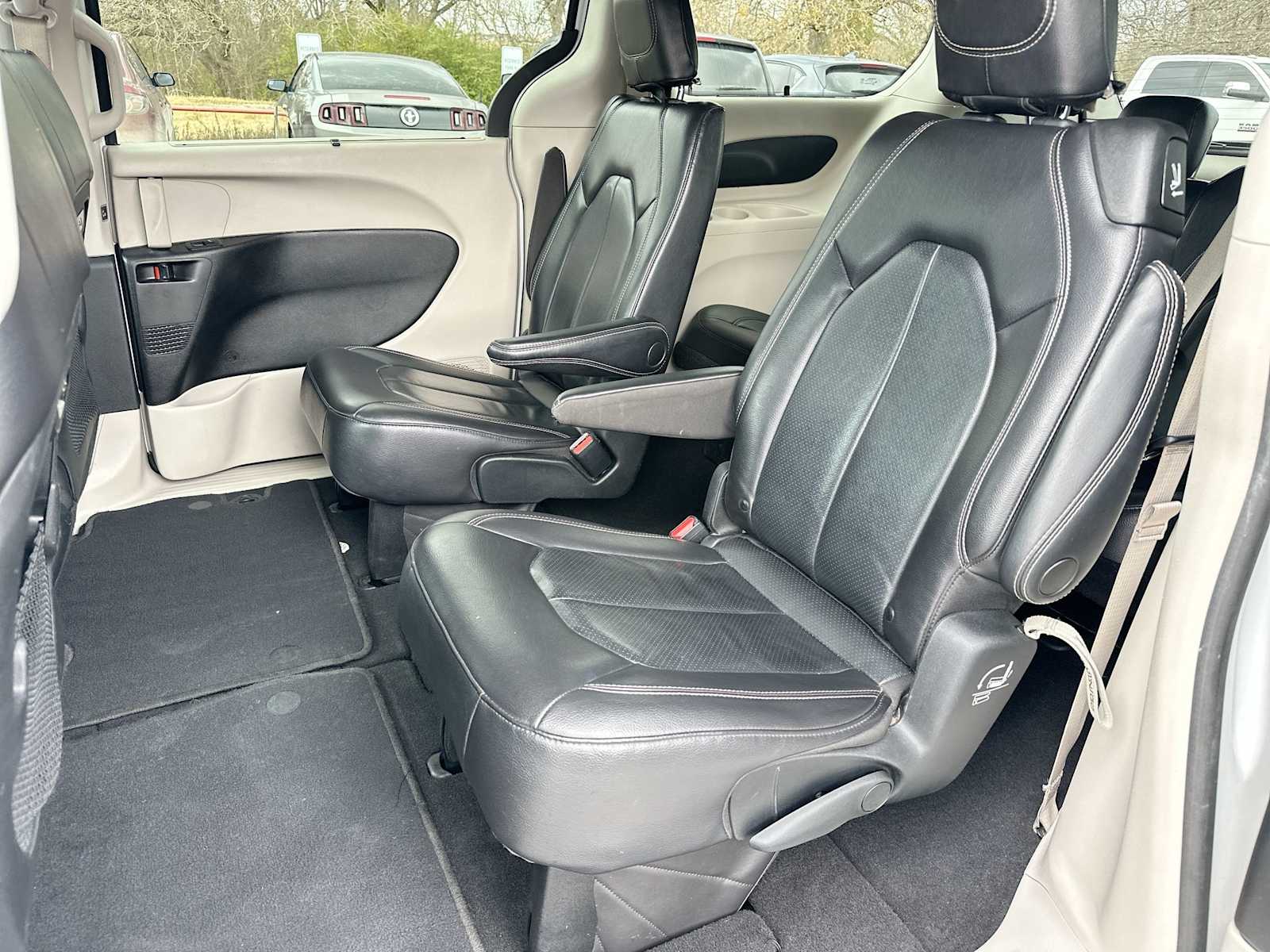 Thumbnail: 2022 Chrysler Pacifica - 23