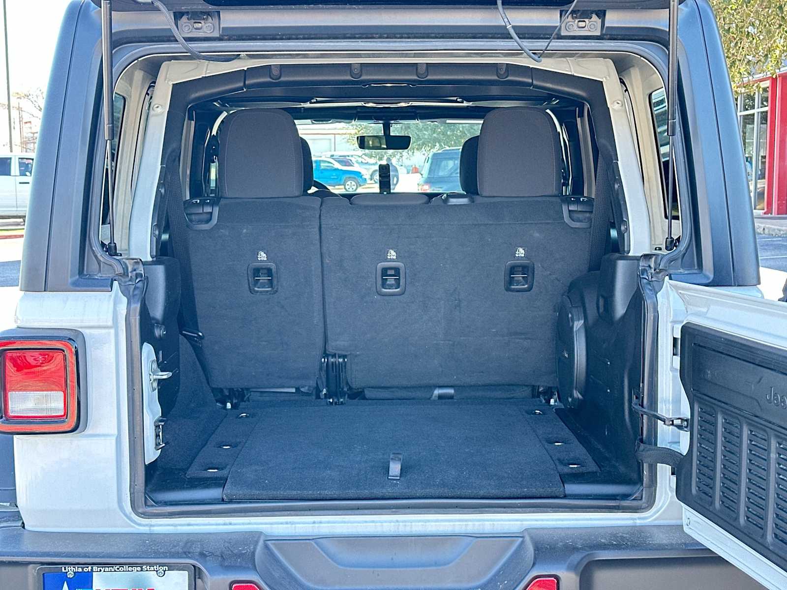 Thumbnail: 2023 Jeep Wrangler - 28