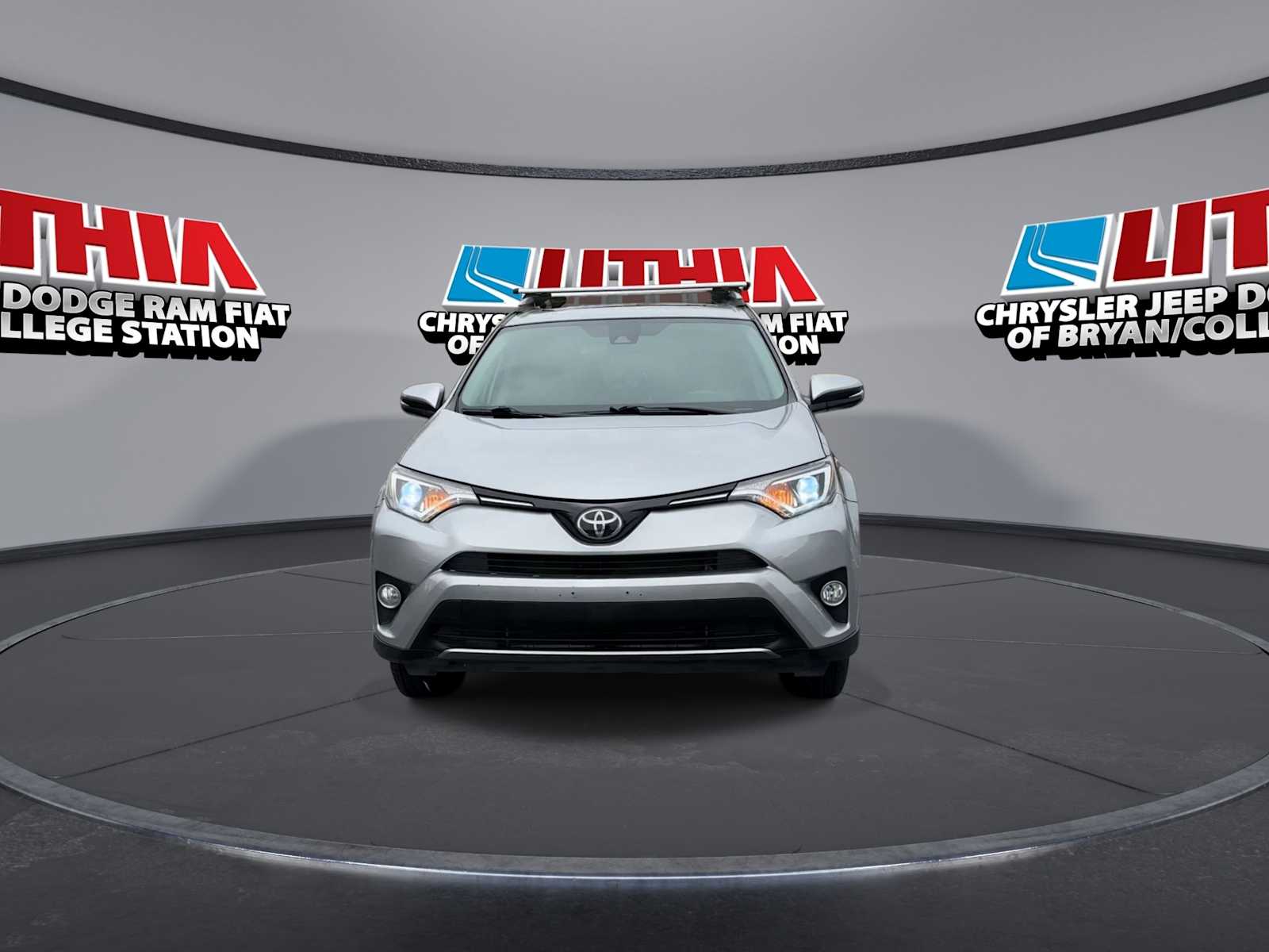 Thumbnail: 2018 Toyota RAV4 - 3