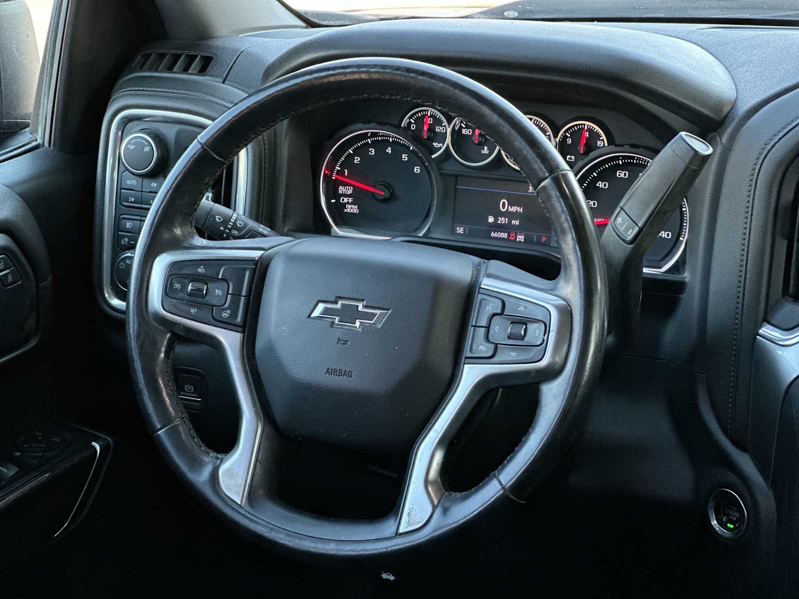 Thumbnail: 2019 Chevrolet Silverado 1500 - 27