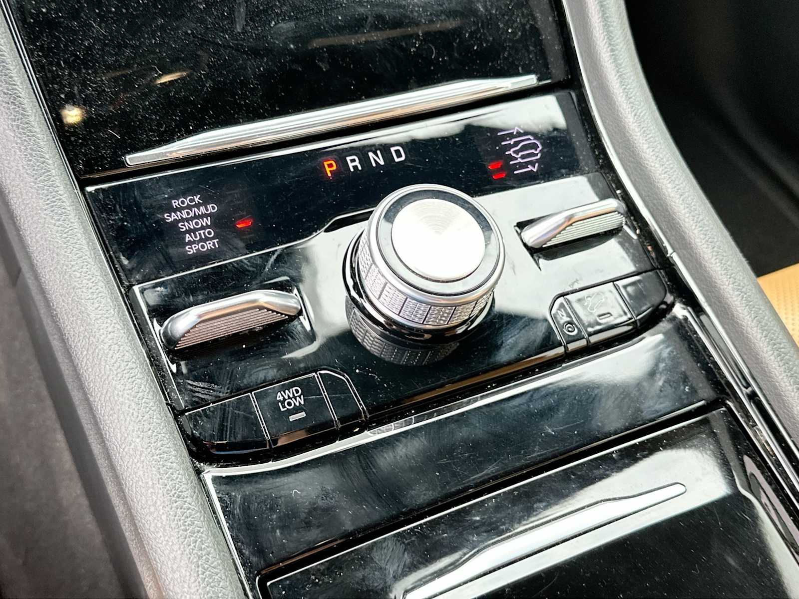 Thumbnail: 2024 Jeep Grand Cherokee - 21