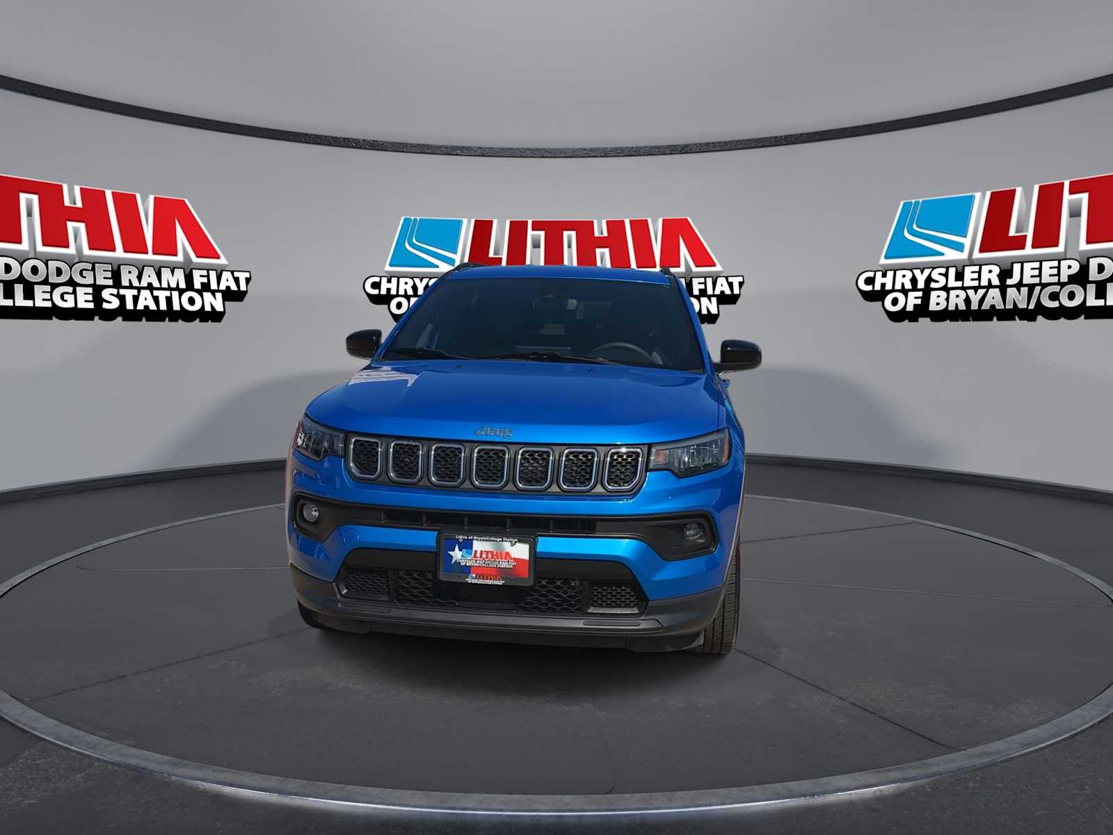 2024 Jeep Compass Latitude photo 3