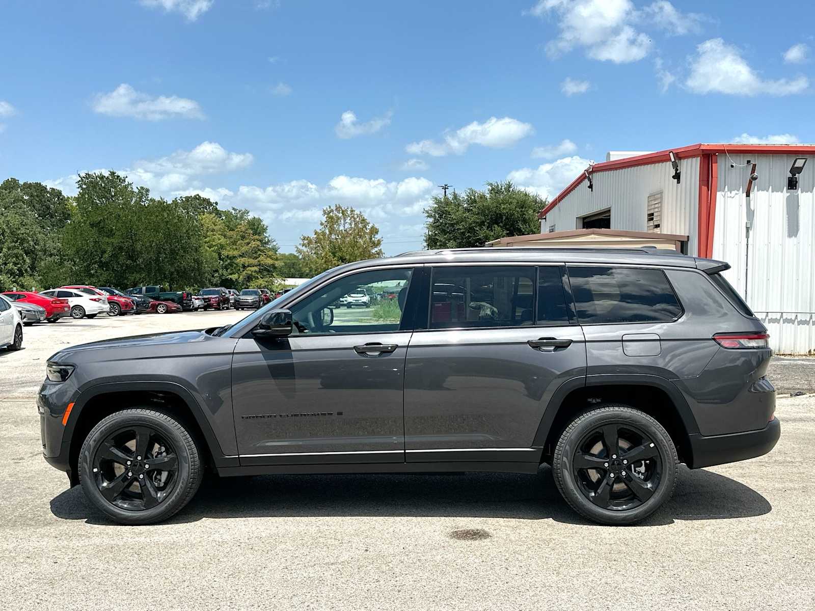 Thumbnail: 2026 Jeep Grand Cherokee - 12