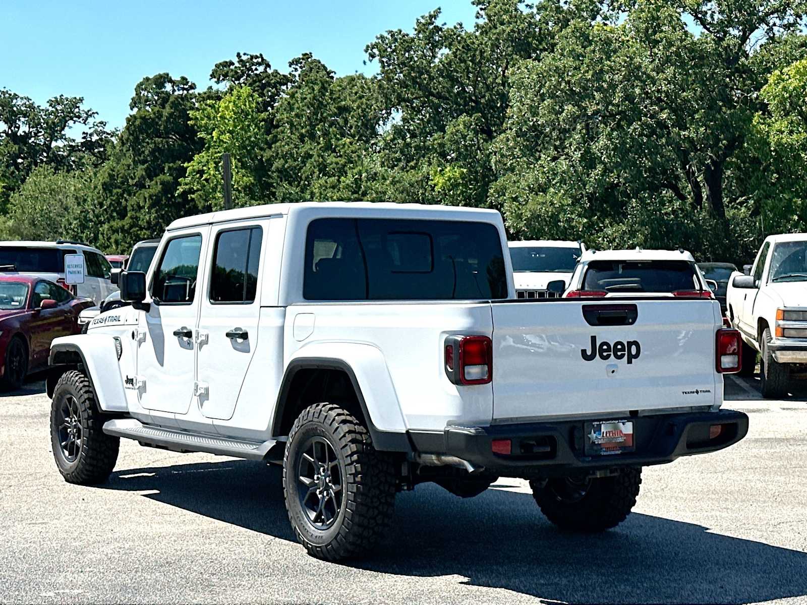 Thumbnail: 2026 Jeep Gladiator - 13