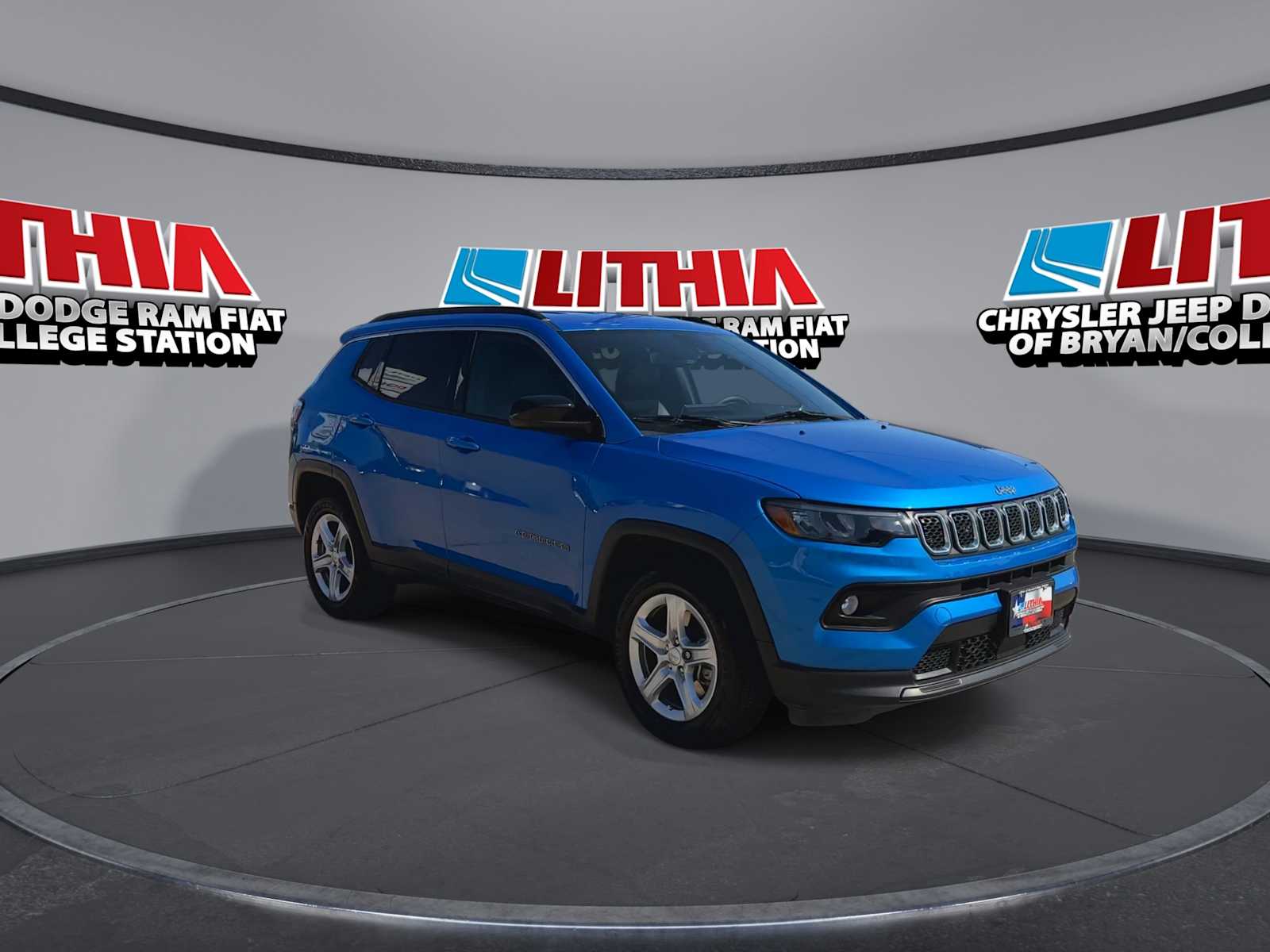 2024 Jeep Compass Latitude photo 2