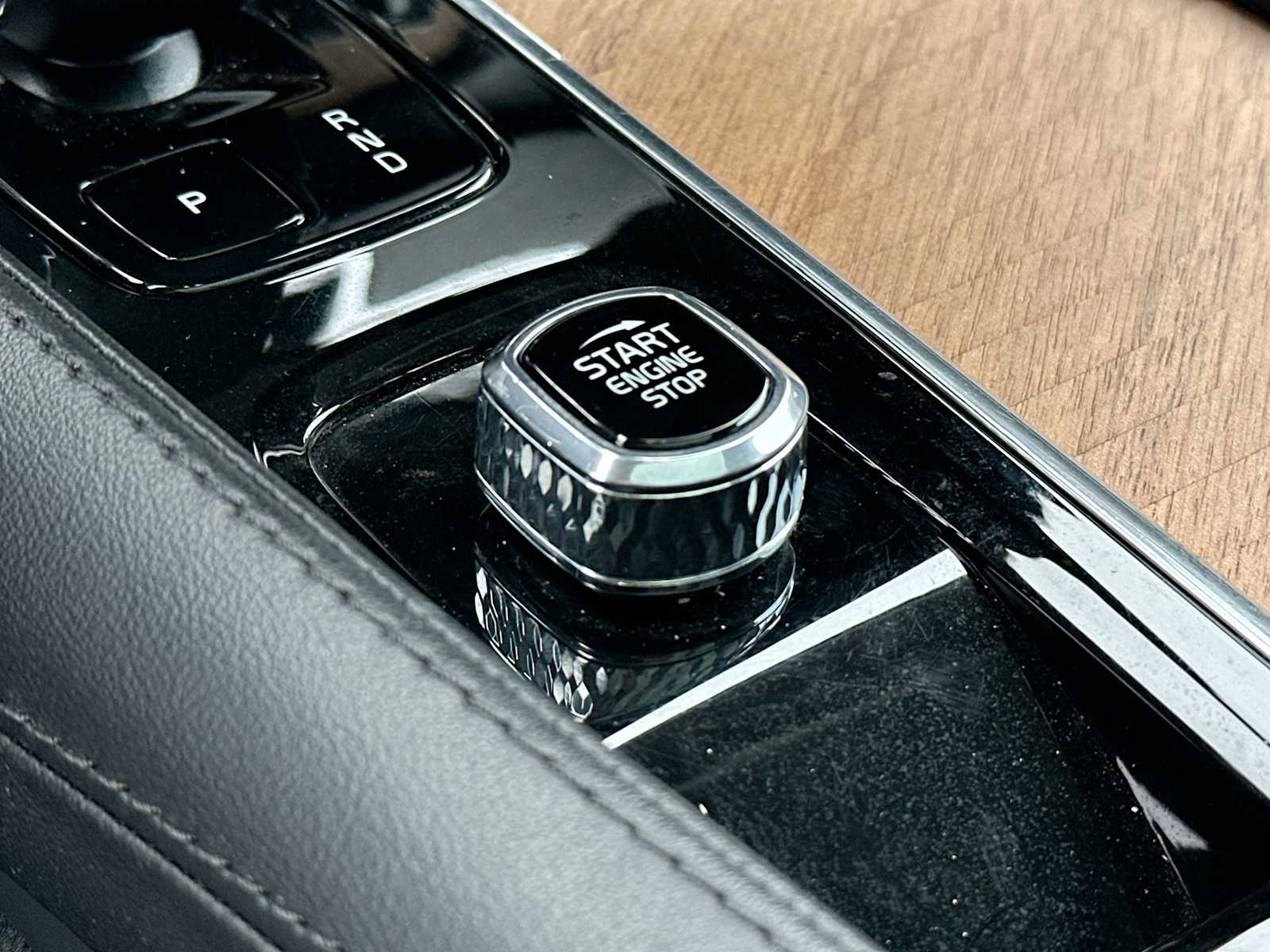 Thumbnail: 2023 Volvo XC90 - 28