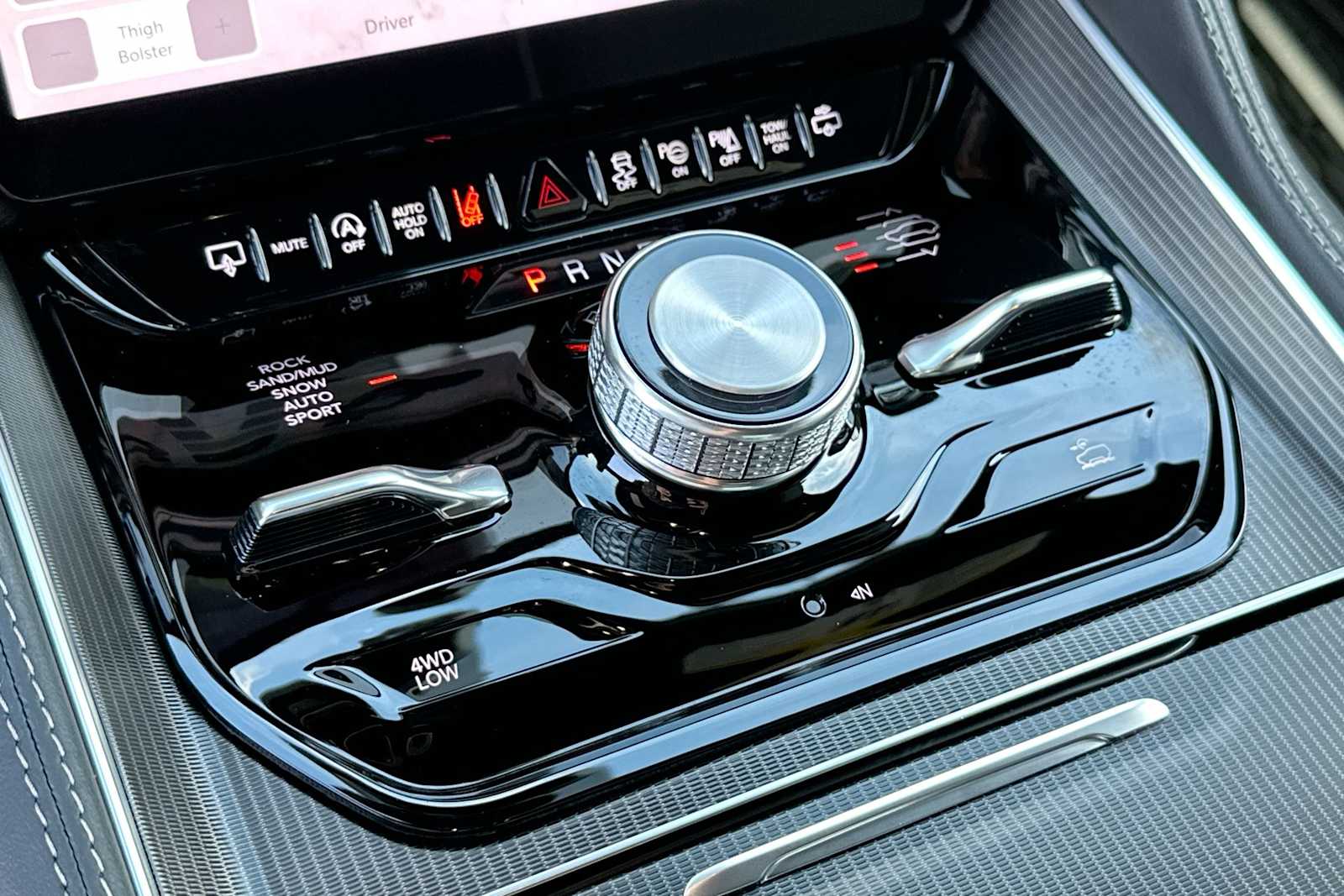 2024 Jeep Grand Wagoneer Obsidian 21