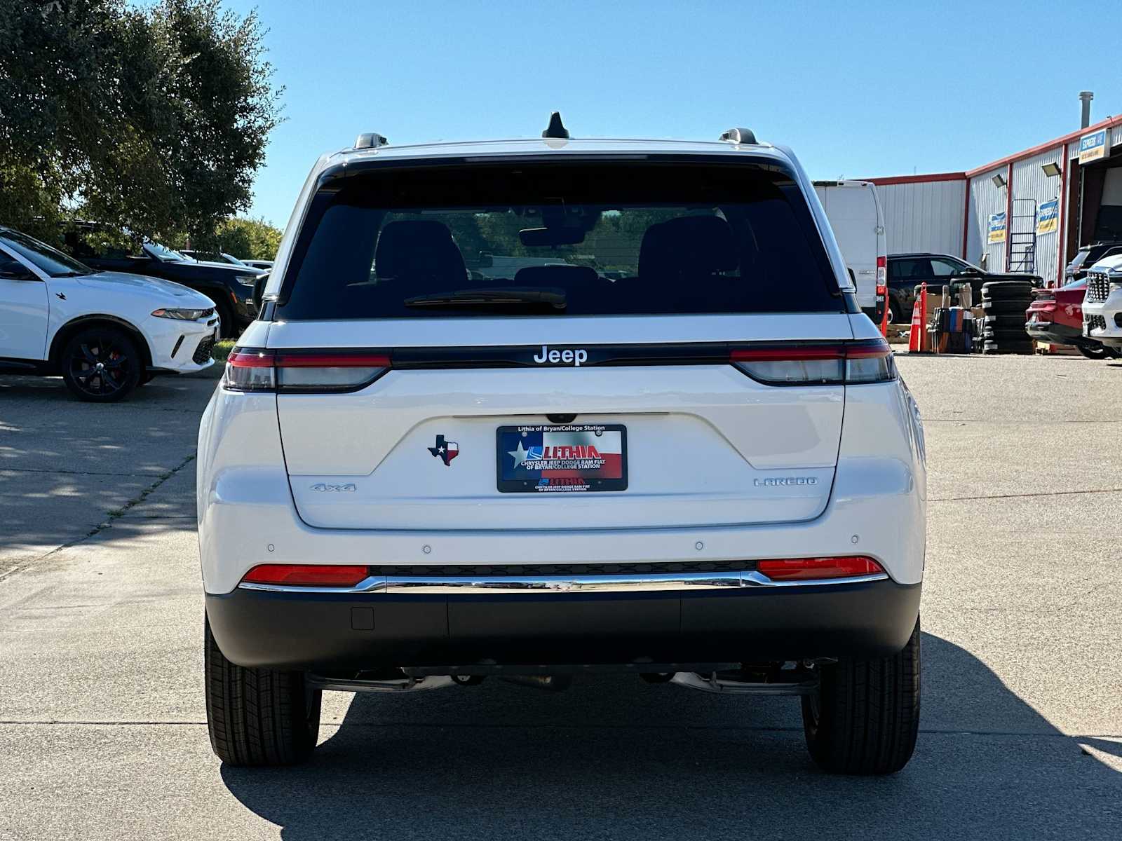 Thumbnail: 2025 Jeep Grand Cherokee - 14