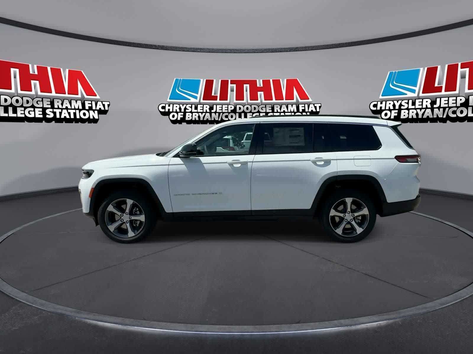 Thumbnail: 2026 Jeep Grand Cherokee - 5