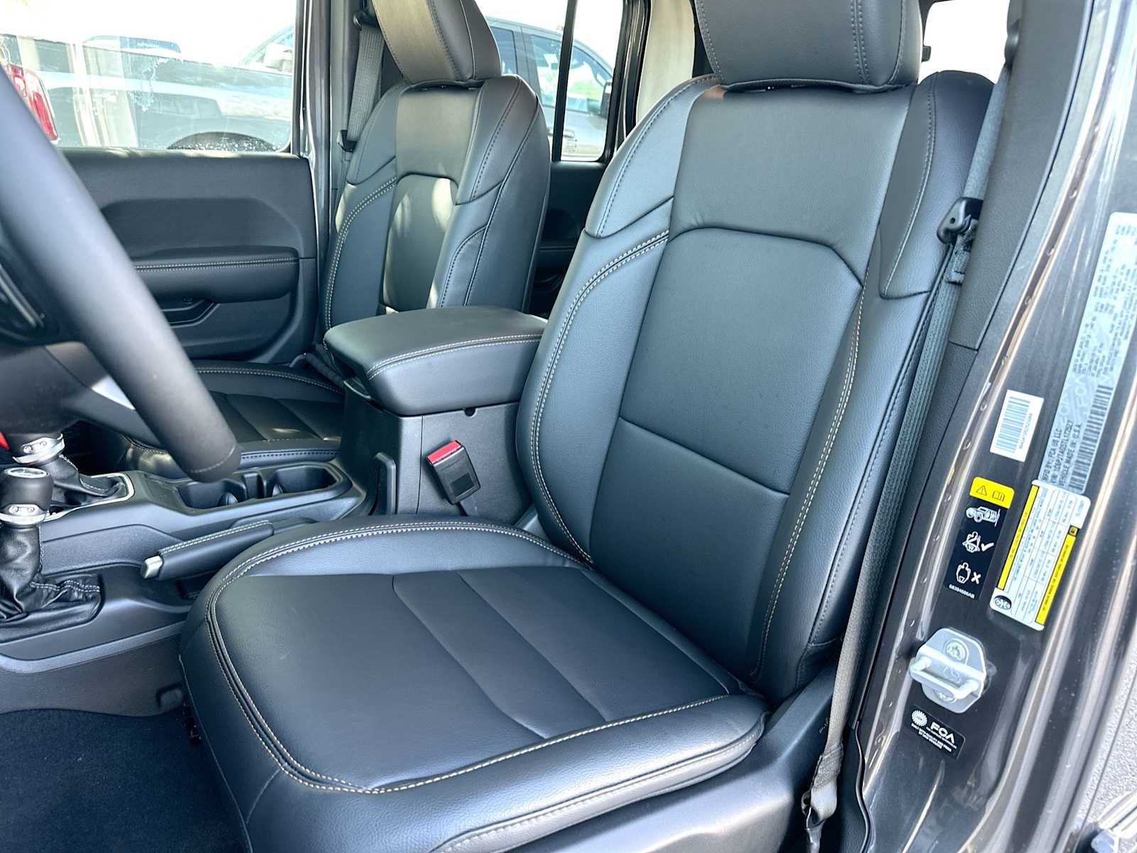 Thumbnail: 2026 Jeep Gladiator - 17