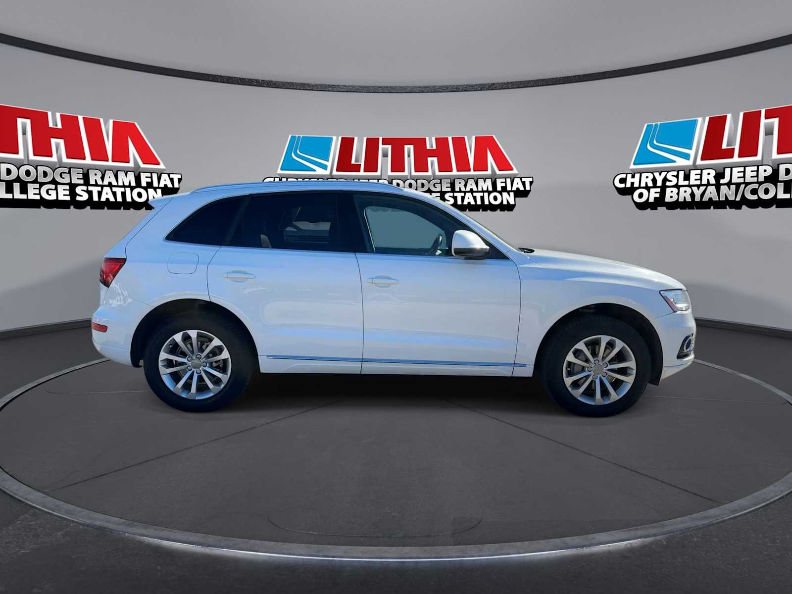 Thumbnail: 2013 Audi Q5 - 9